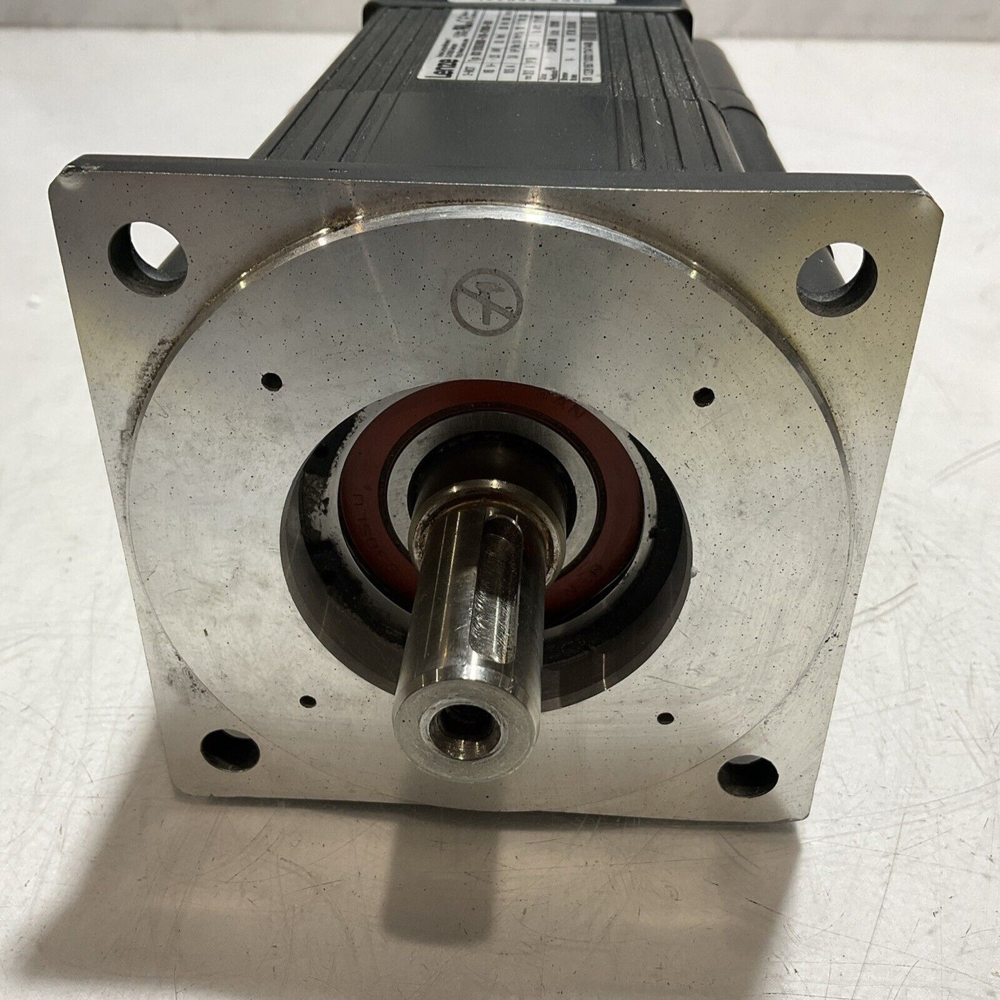 LENZE MCS12H30LRS0B0-B19N-ST5800N-R2SU SERVO MOTOR U3S