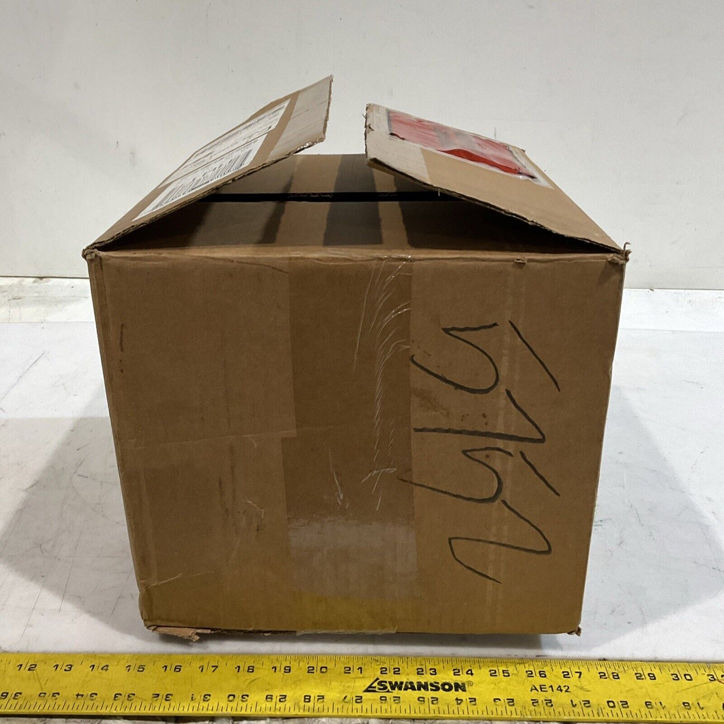 LENZE MCS12H30LRS0B0-B19N-ST5800N-R2SU SERVO MOTOR U3S