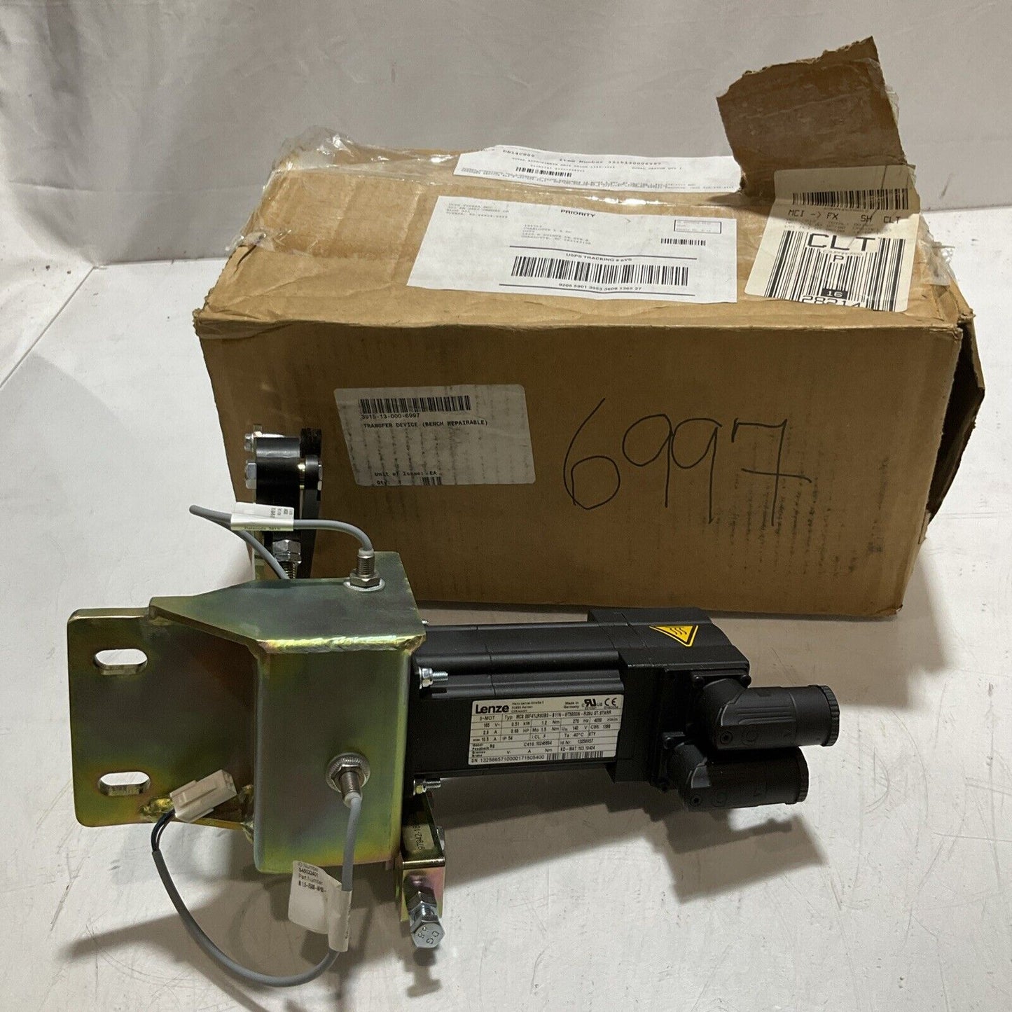 LENZE MCS06F41LRSB0-B11N-ST5S00NR2SUST.STARR SERVO MOTOR U3S