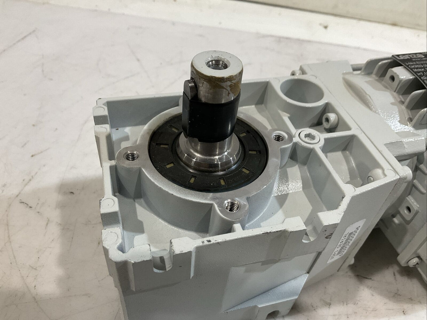 LENZE EN60034 GKR03-2M VBR 063C32 MDEMAXX 063-32 GEARBOX MOTOR U3S