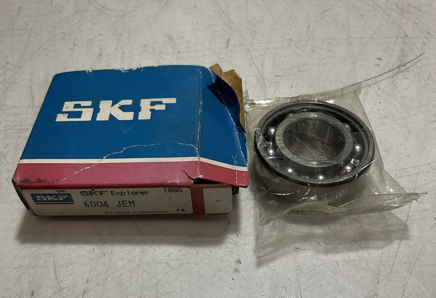 SKF 6004 JEM DEEP GROVE BALL BEARINGS 20 MM X 42MM X 12MM LOT OF 7 N3M