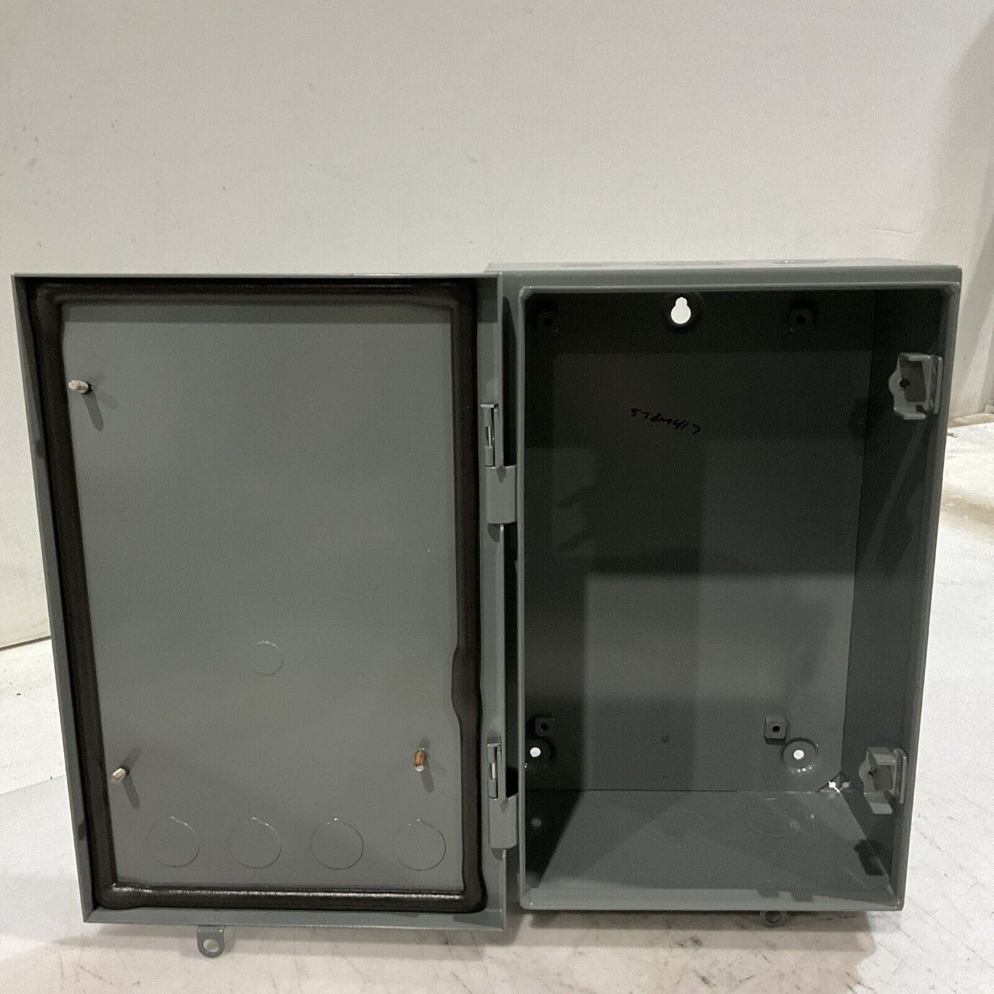 A-B ALLEN-BRADLEY 598-DA15106 STARTER REPLACEMENT ENCLOSURE 15 X 10 X 6 N3M