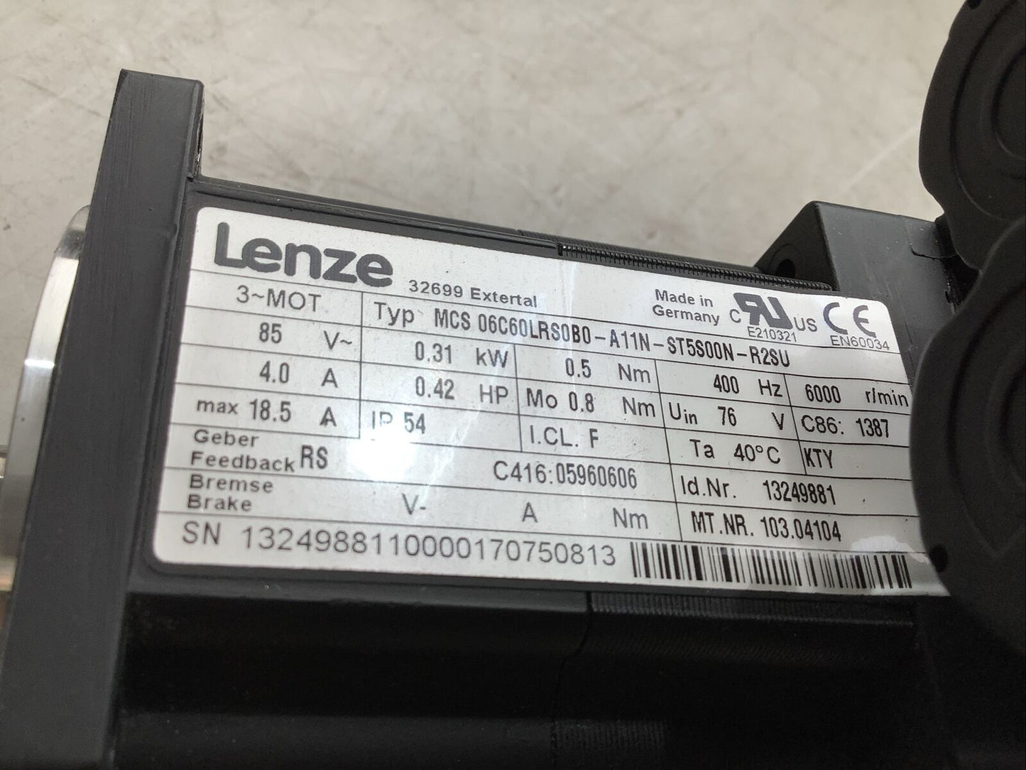 LENZE 13249881 MCS 06C60LRS0B0-A11N-ST5S00N-R2SU SERVO MOTOR 0.42HP 6000RPM U3S