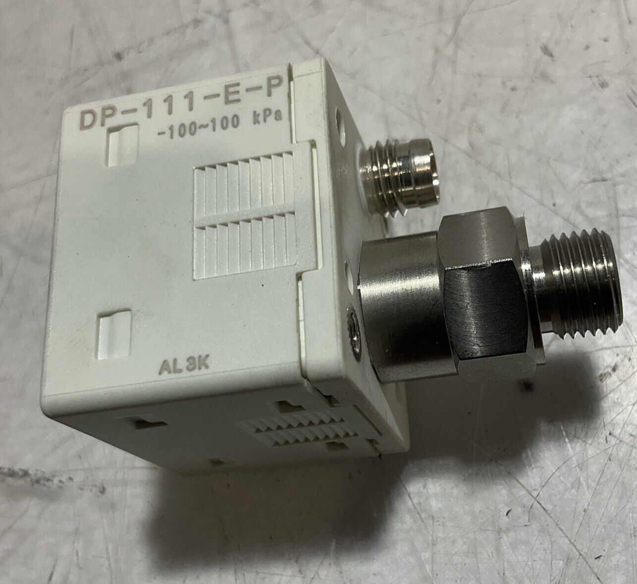 SUNX DP-111-E-P PRESSURE SENSOR 24VDC U3S