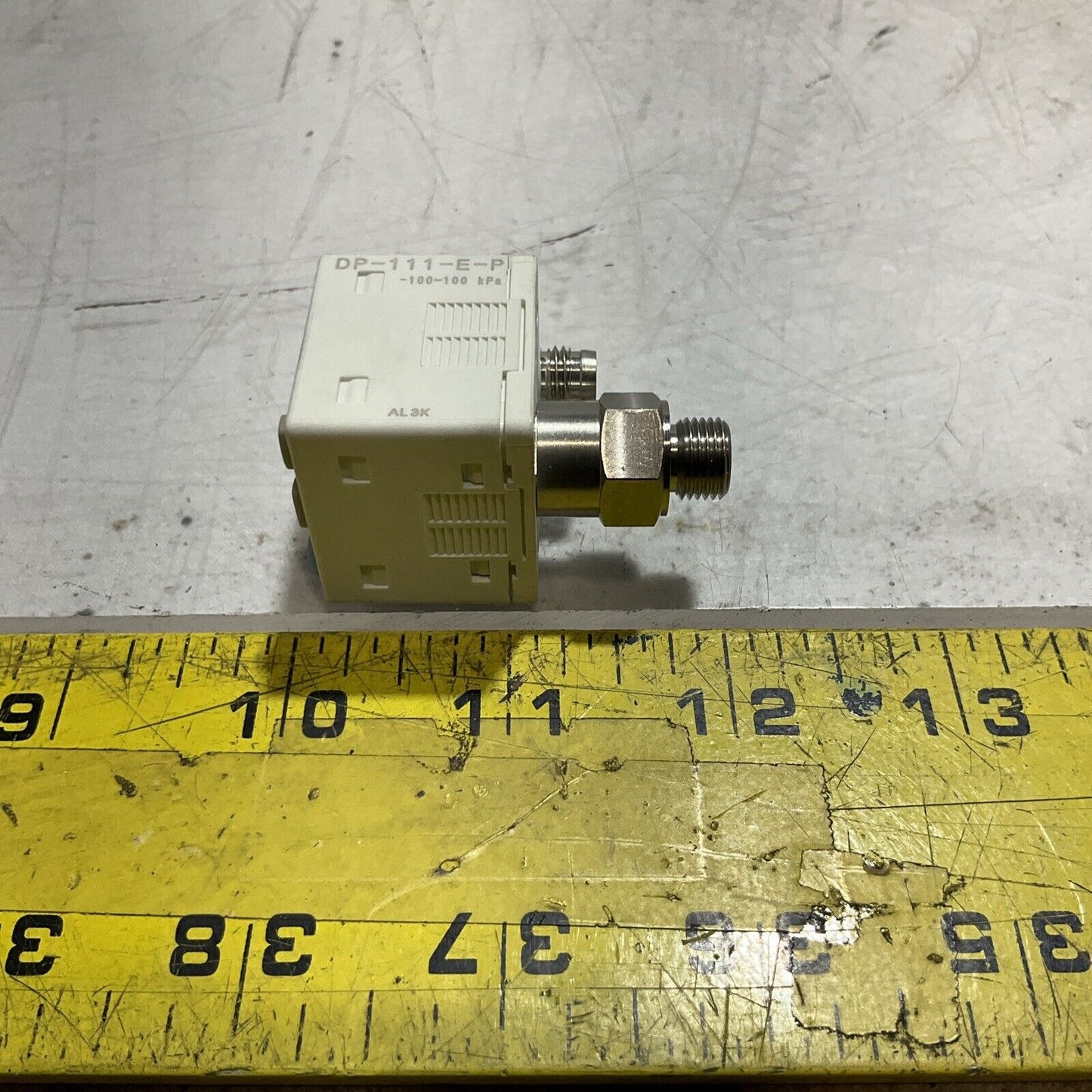 SUNX DP-111-E-P PRESSURE SENSOR 24VDC U3S