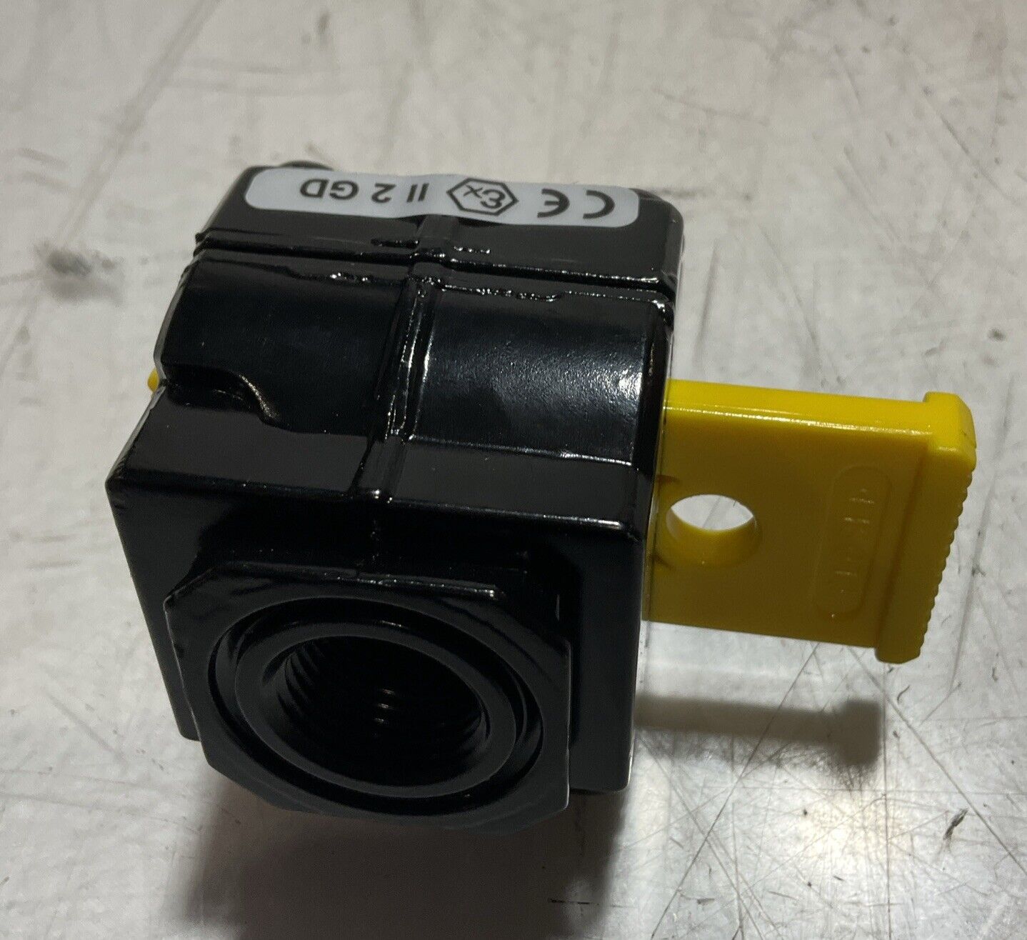 NORGREN T72E-3AA-P1N SHUT-OFF VALVE W/LOCK U3S
