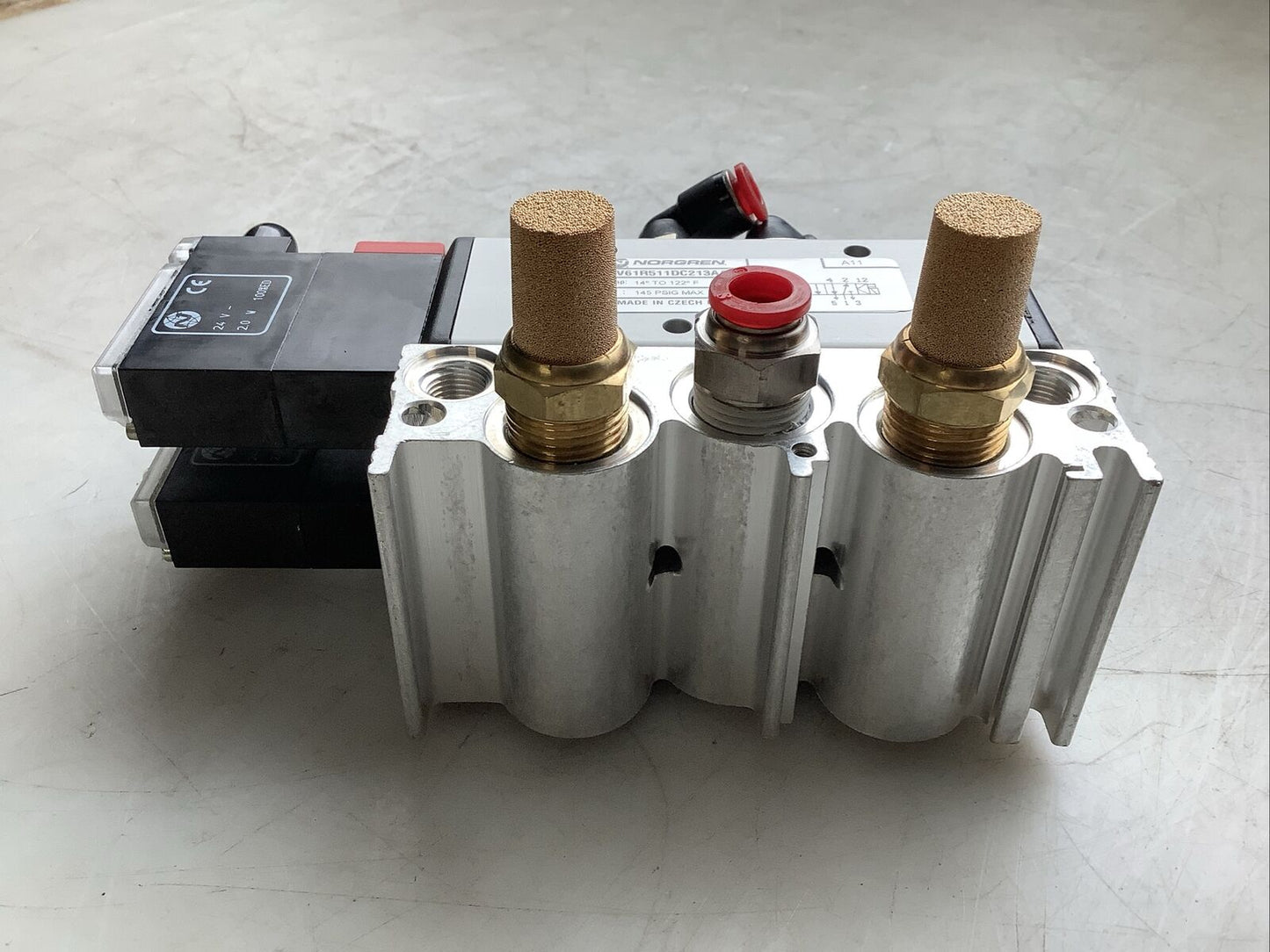 NORGREN V61R511DC213AA SOLENOID VALVE PAIR MANIFOLD 145PSIG U3S