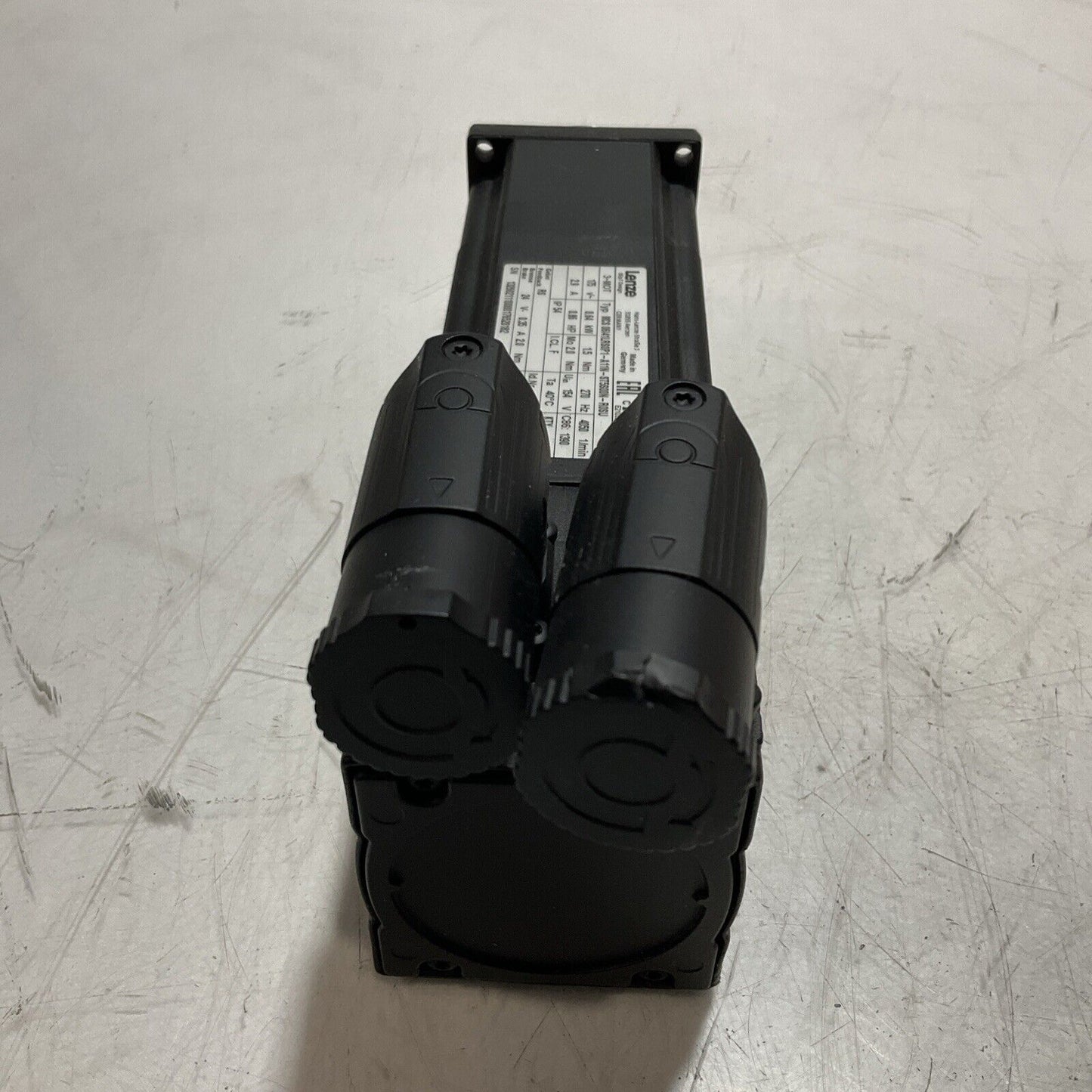 LENZE MCS06141LRSOP1-A11N-ST5SOON-R0SU SERVO MOTOR U3S