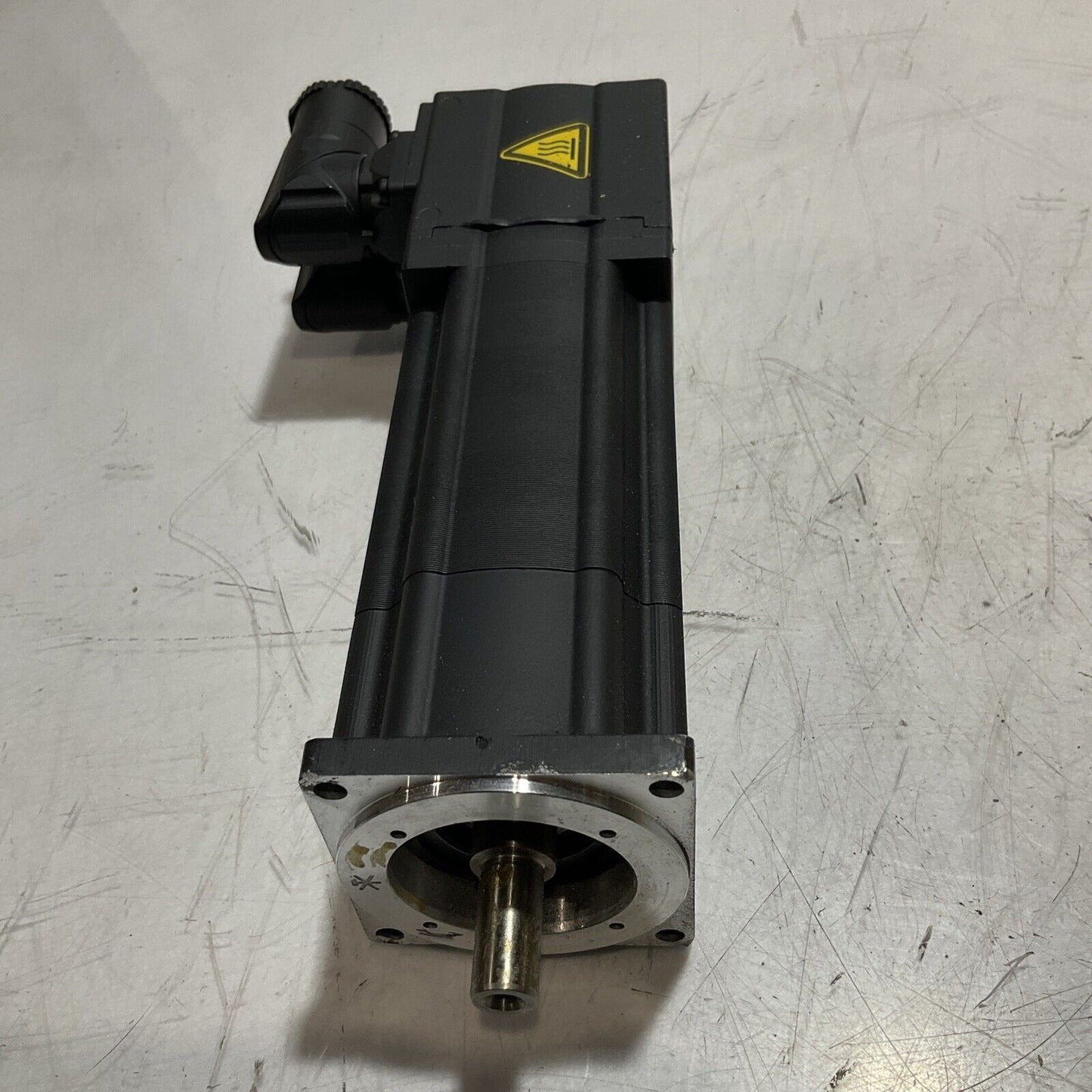 LENZE MCS06141LRSOP1-A11N-ST5SOON-R0SU SERVO MOTOR U3S