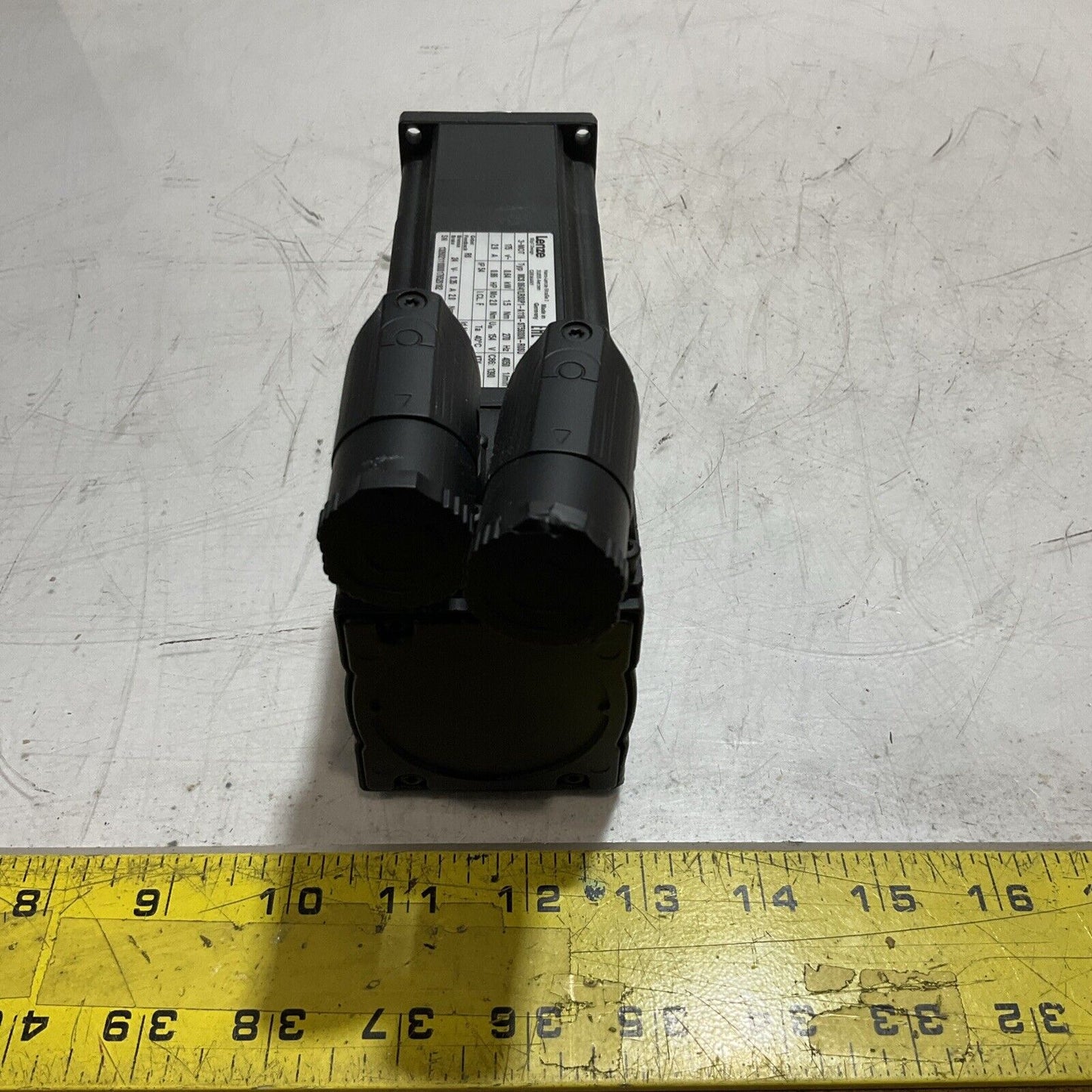 LENZE MCS06141LRSOP1-A11N-ST5SOON-R0SU SERVO MOTOR U3S