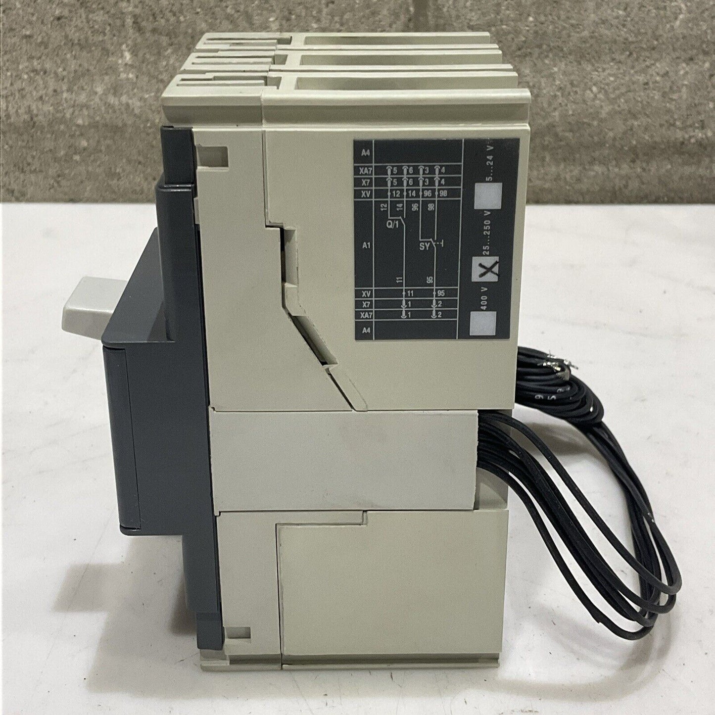 ABB SACE TMAX T1 N 100 CIRCUIT BEAKER 3 P 40 A 500 V TYPE T1N U3S