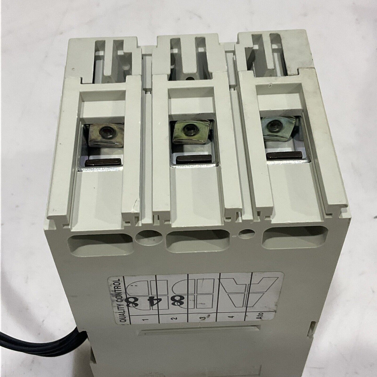 ABB SACE TMAX T1 N 100 CIRCUIT BEAKER 3 P 40 A 500 V TYPE T1N U3S