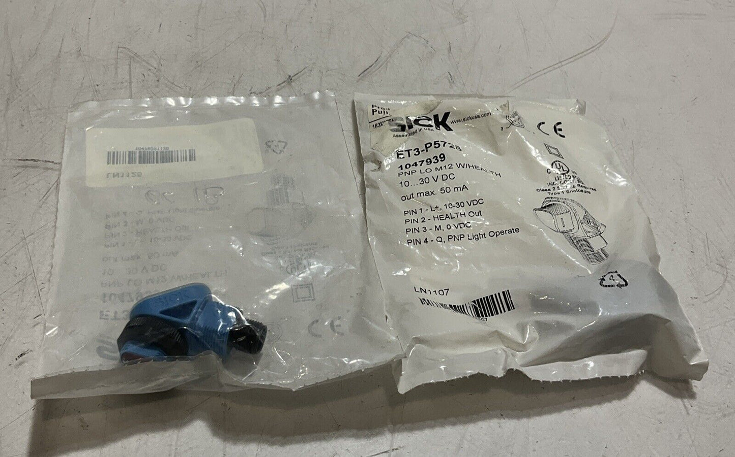 SICK ET3-P5728 PHOTOELECTRIC SENSOR PNP LO M12 W/HEALTH 30VDC LOT OF 2 U3S
