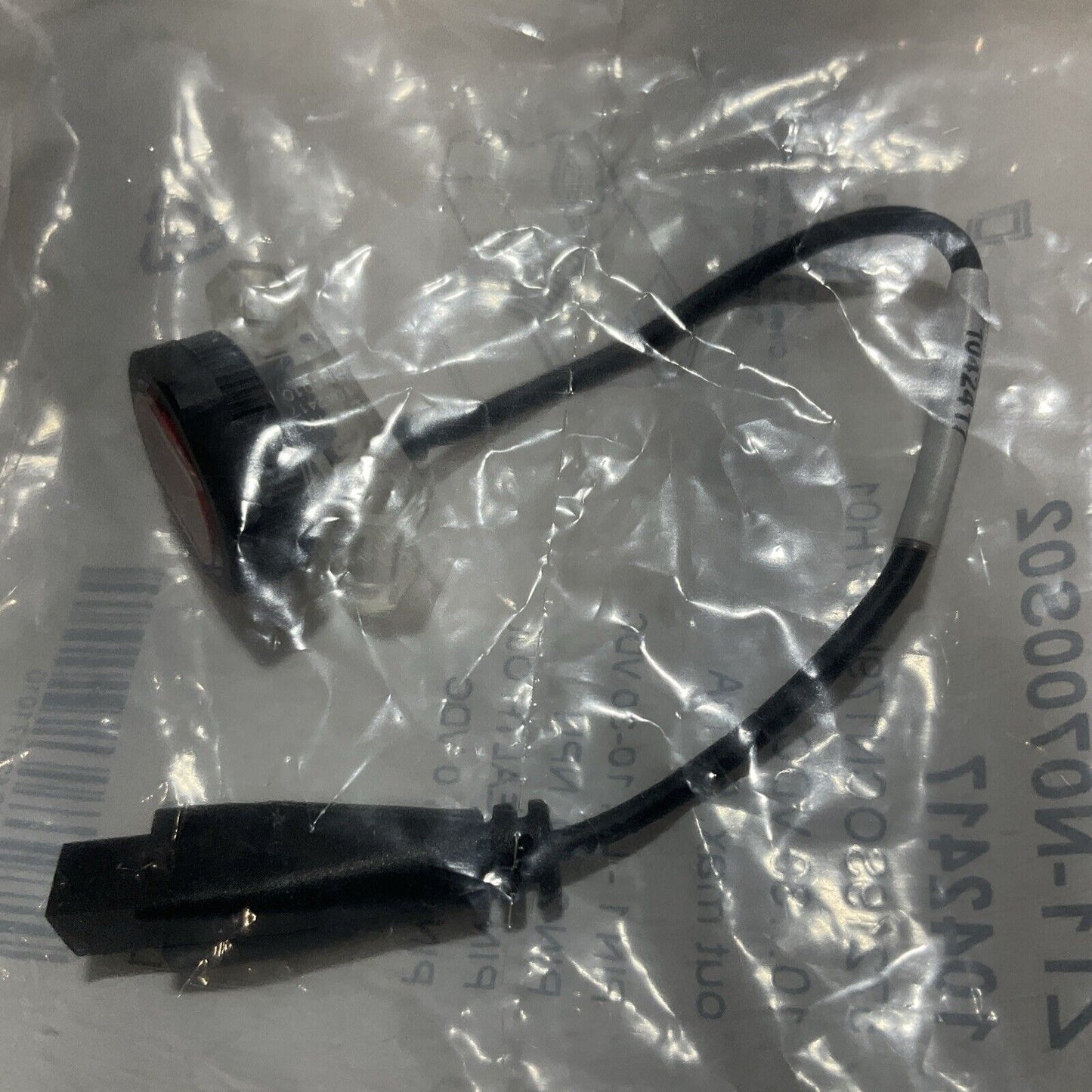SICK ZT1-N0700S02 SENSOR PROXIMITY BELT TAB LOCATION 30VDC LOT OF 2 U3S