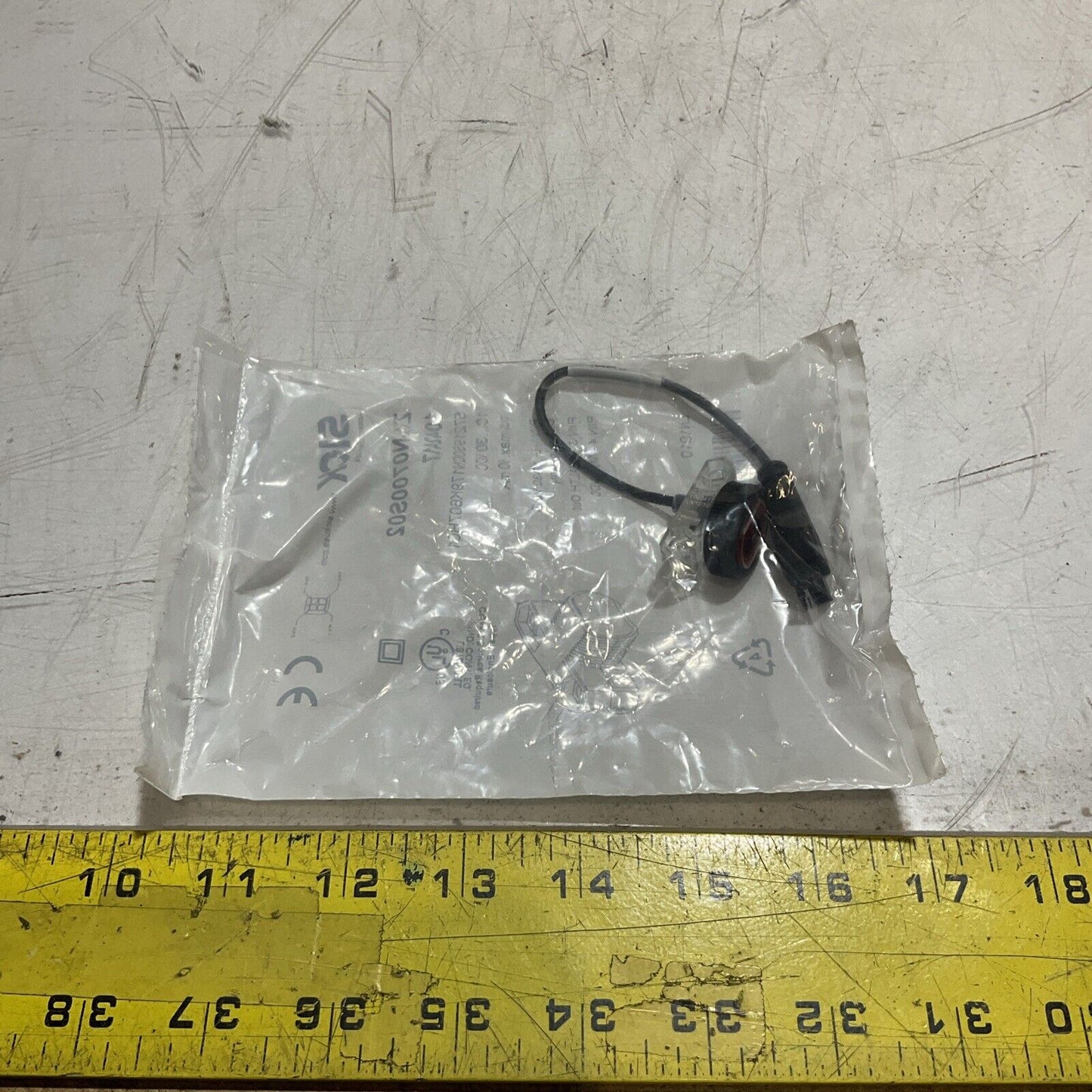 SICK ZT1-N0700S02 SENSOR PROXIMITY BELT TAB LOCATION 30VDC LOT OF 2 U3S