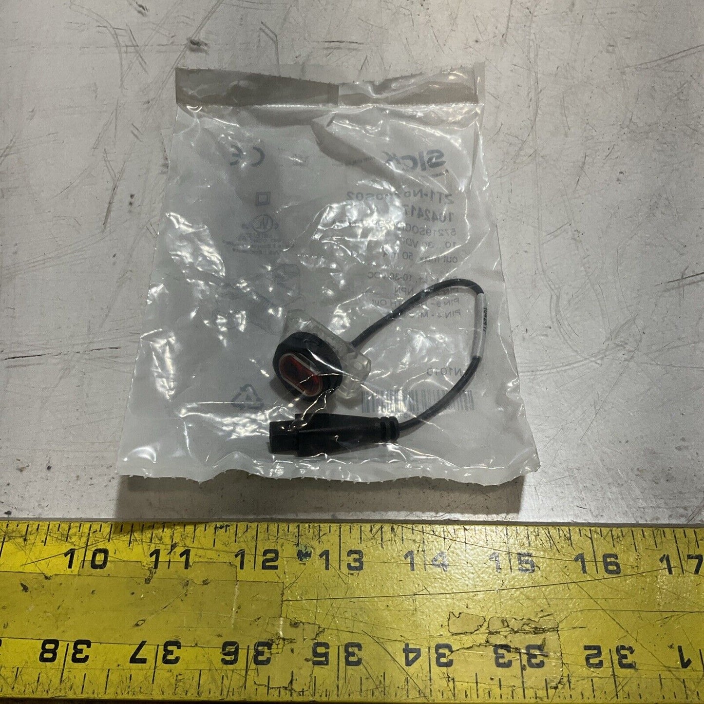 SICK ZT1-N0700S02 SENSOR PROXIMITY BELT TAB LOCATION 30VDC LOT OF 2 U3S