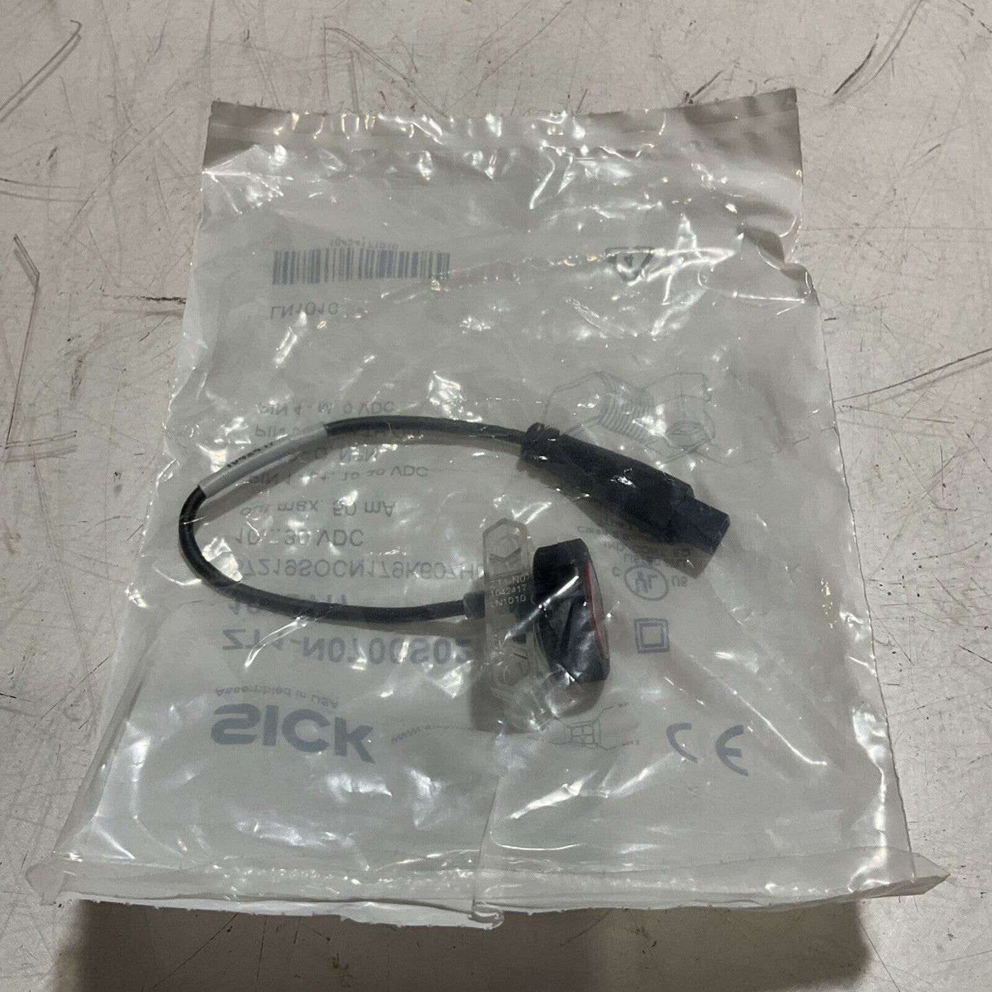 SICK ZT1-N0700S02 SENSOR PROXIMITY BELT TAB LOCATION 30VDC LOT OF 2 U3S