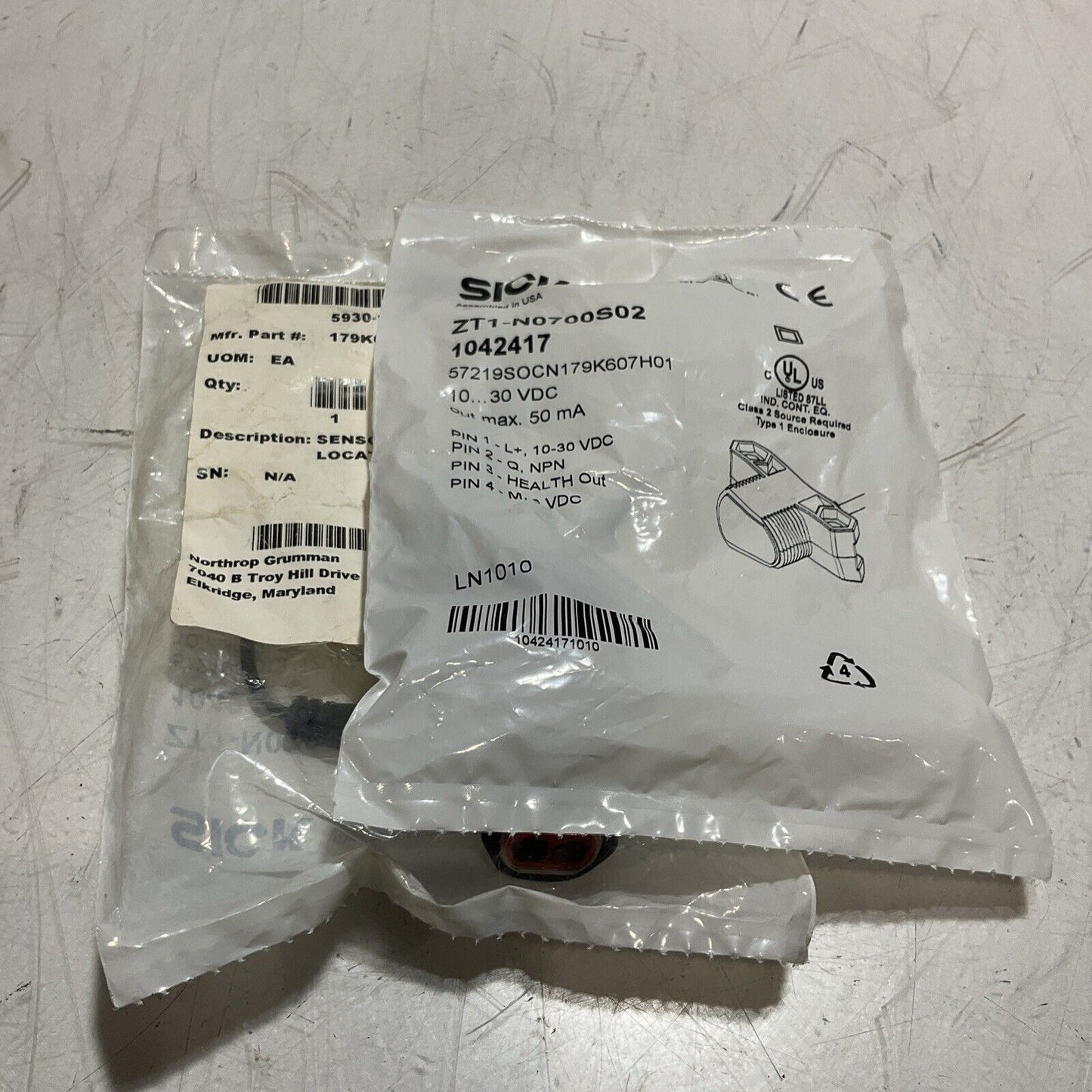 SICK ZT1-N0700S02 SENSOR PROXIMITY BELT TAB LOCATION 30VDC LOT OF 2 U3S