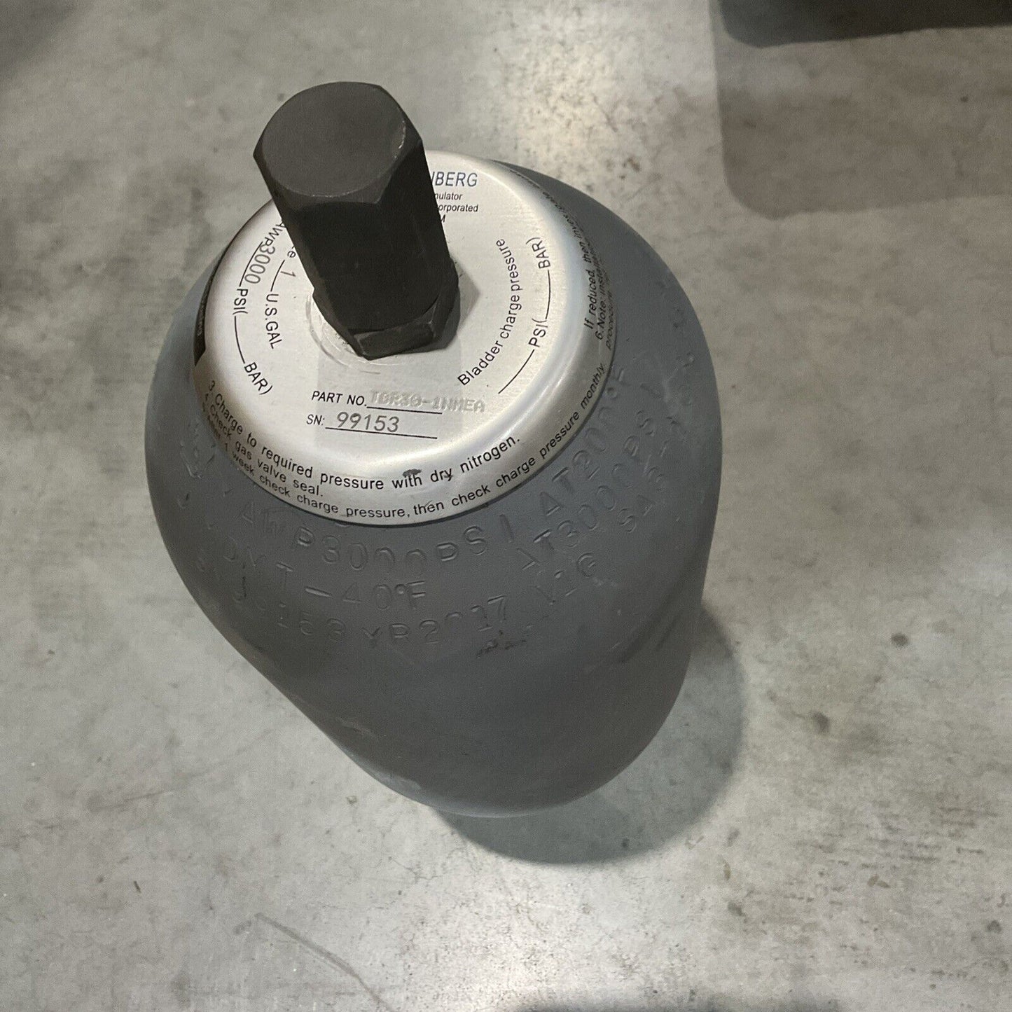 FREUDENBERG TBR30-1NMEA HYDRAULIC ACCUMULATOR 3000PSI SIZE 1 U.S GAL U3S