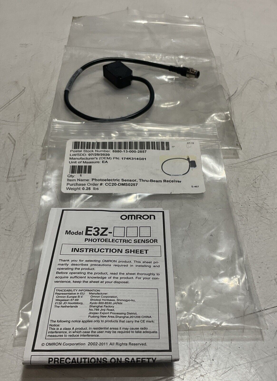 OMRON E3Z-T81A-D PHOTOELECTRIC SENSOR LOT OF 2 U3S