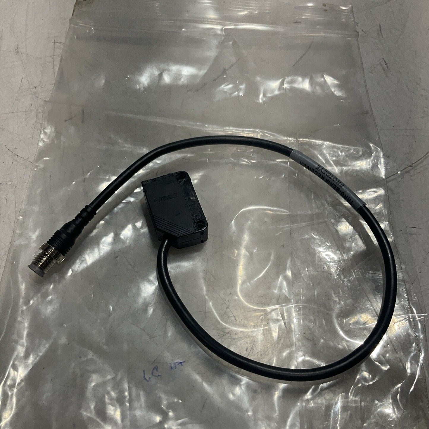 OMRON E3Z-T81A-D PHOTOELECTRIC SENSOR LOT OF 2 U3S
