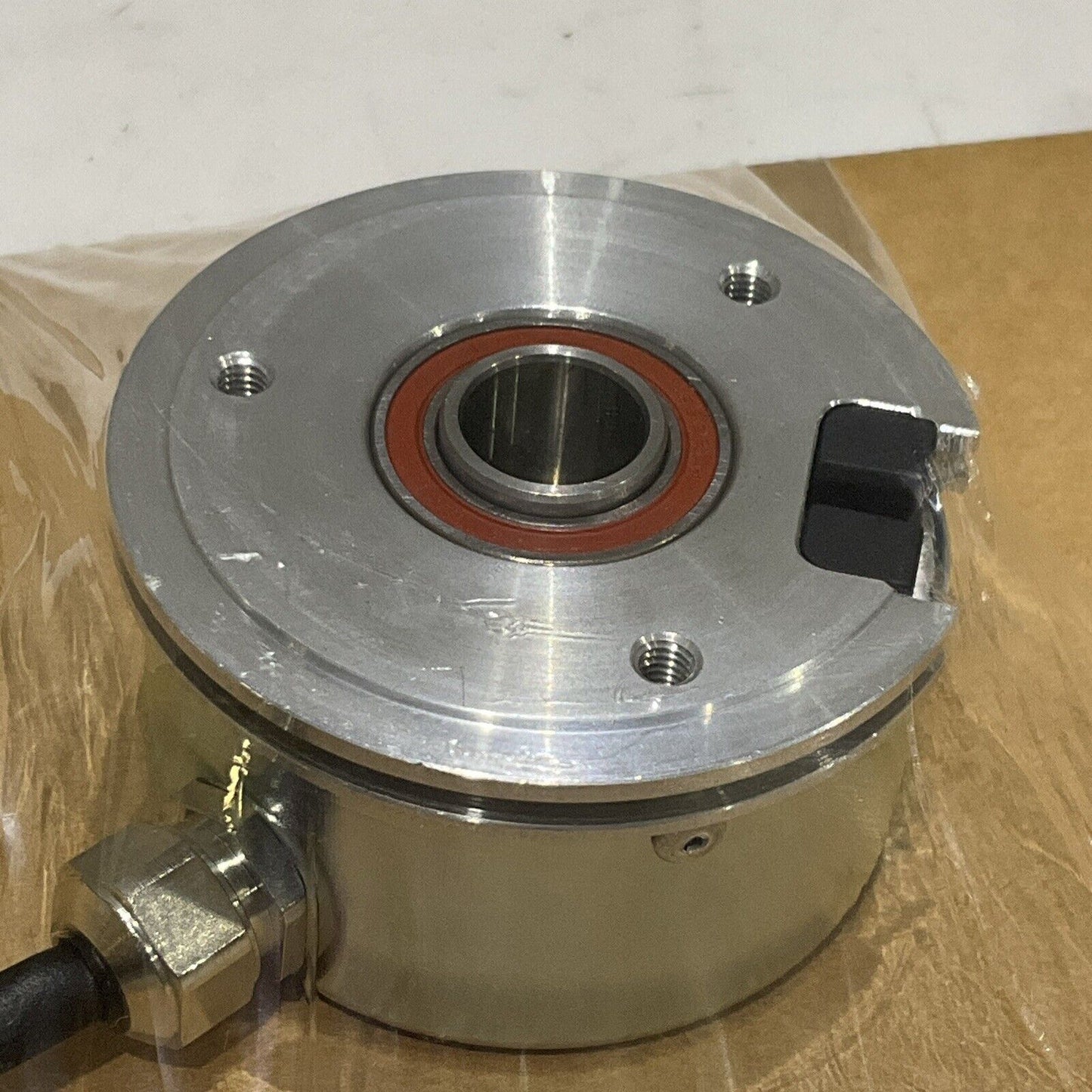 BAUMER BHF 16.05A2000/10600158 CH-8501 INCREMENTAL WIRE ENCODER U3S