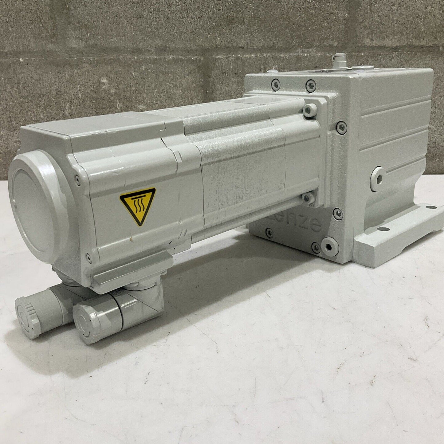 LENZE MCS 09H41LRS0B0-Z0D0-ST500N-R2SU GST05-2S 09HC41 SERVO MOTOR 160V U3S