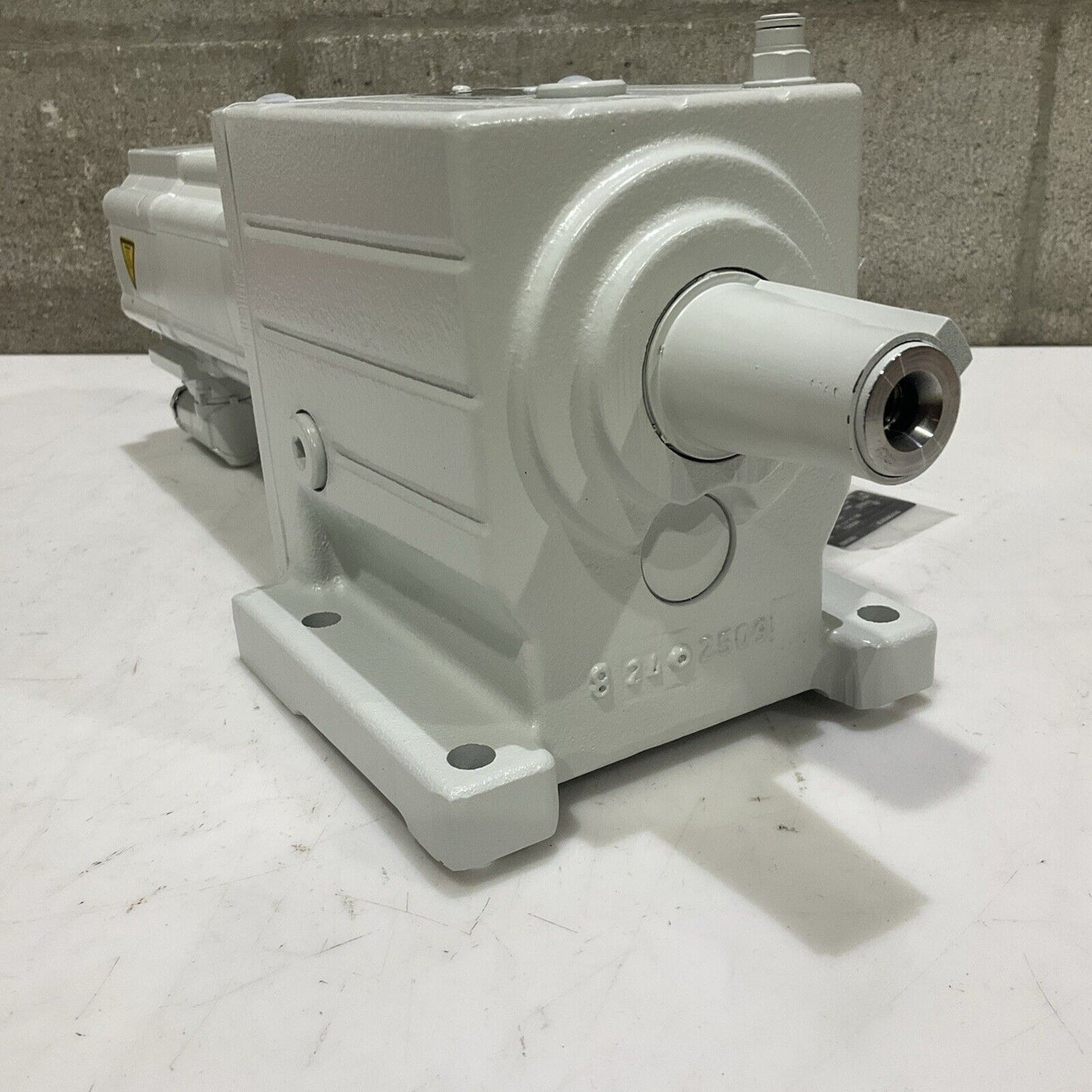 LENZE MCS 09H41LRS0B0-Z0D0-ST500N-R2SU GST05-2S 09HC41 SERVO MOTOR 160V U3S