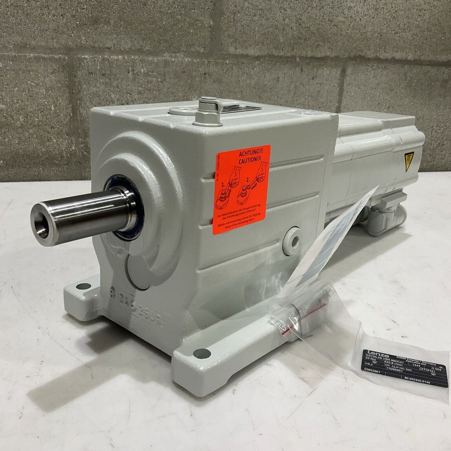 LENZE MCS 09H41LRS0B0-Z0D0-ST500N-R2SU GST05-2S 09HC41 SERVO MOTOR 160V U3S