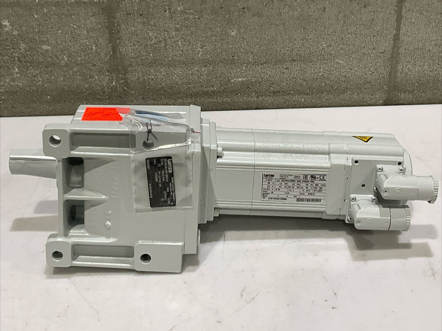 LENZE MCS 09H41LRS0B0-Z0D0-ST500N-R2SU GST05-2S 09HC41 SERVO MOTOR 160V U3S