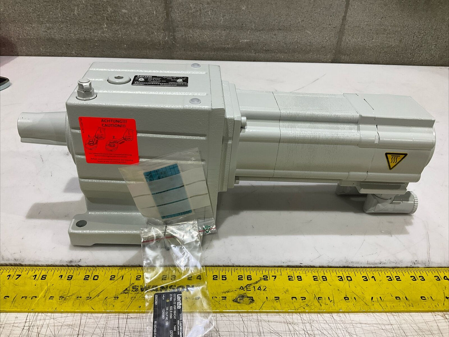LENZE MCS 09H41LRS0B0-Z0D0-ST500N-R2SU GST05-2S 09HC41 SERVO MOTOR 160V U3S