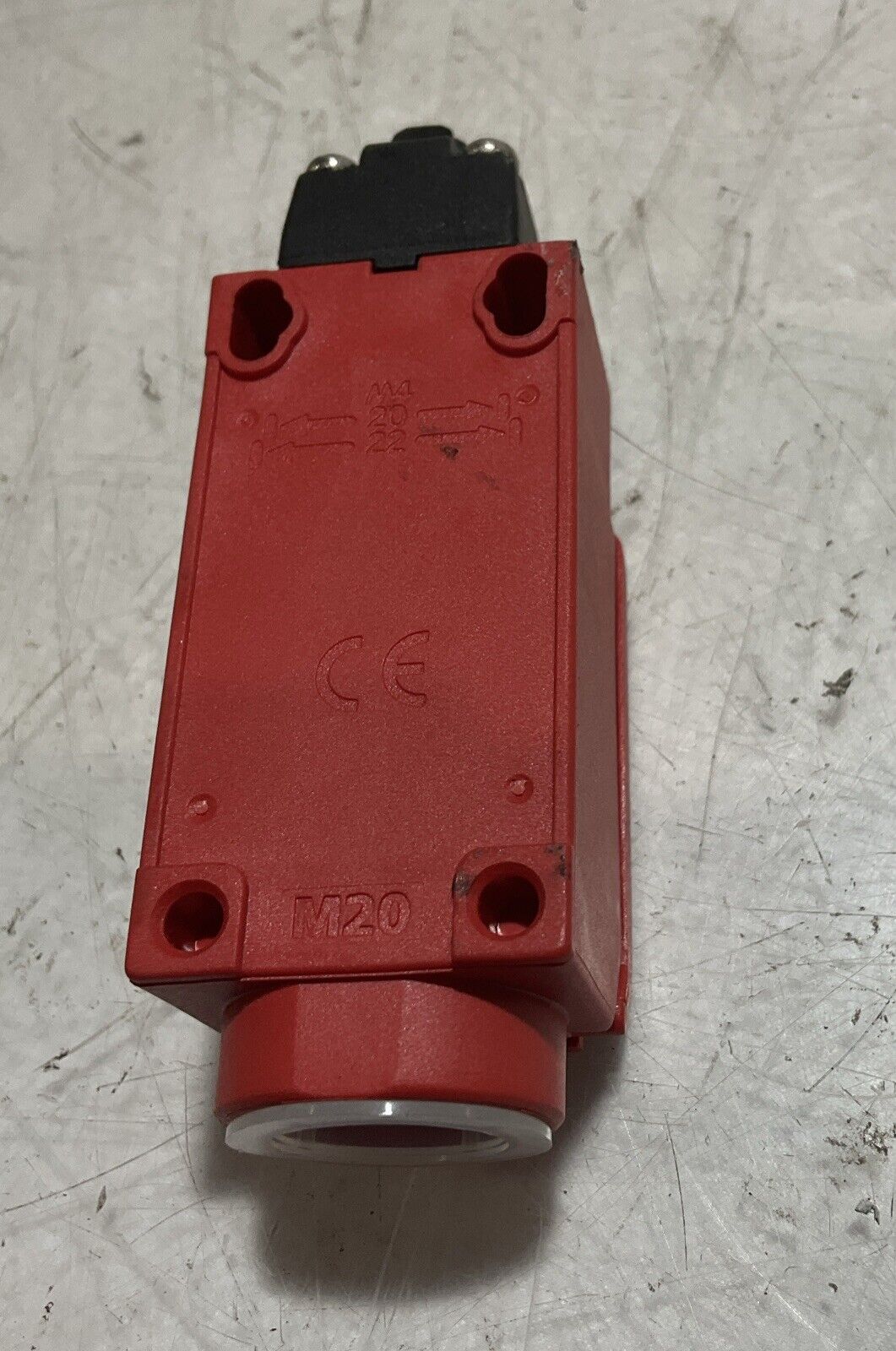 A-B ALLEN-BRADLEY 440P-CRPS11B A GUARD MASTER LIMIT SWITCH RM6