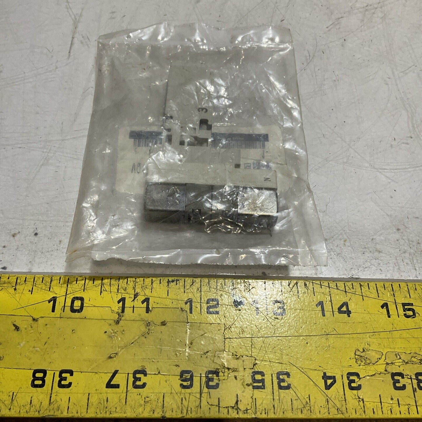 SMC VQ1301N-51 RUBBER SEAL MANFOL VALVE U3S