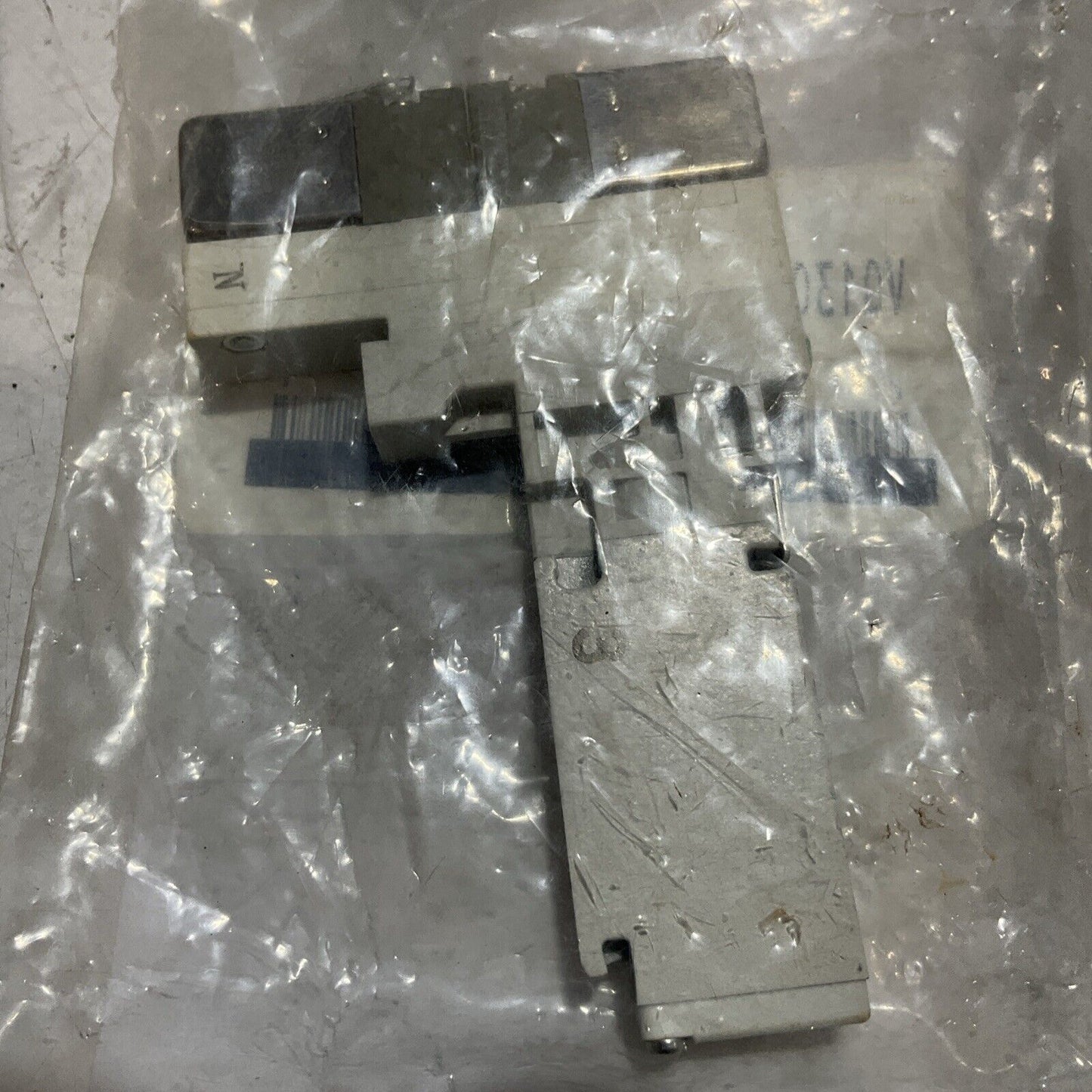 SMC VQ1301N-51 RUBBER SEAL MANFOL VALVE U3S