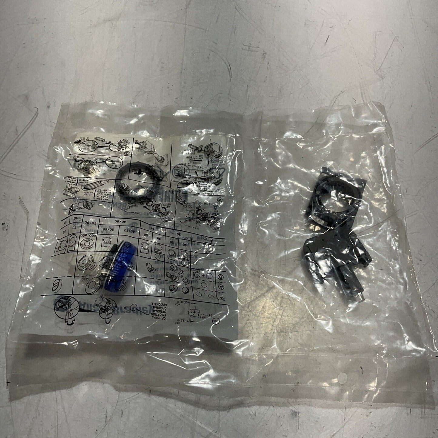 A-B ALLEN - BRADLEY 800FP-P6PN3B PILOT LIGHT BLUE FLUSH LED 24VDC U3S