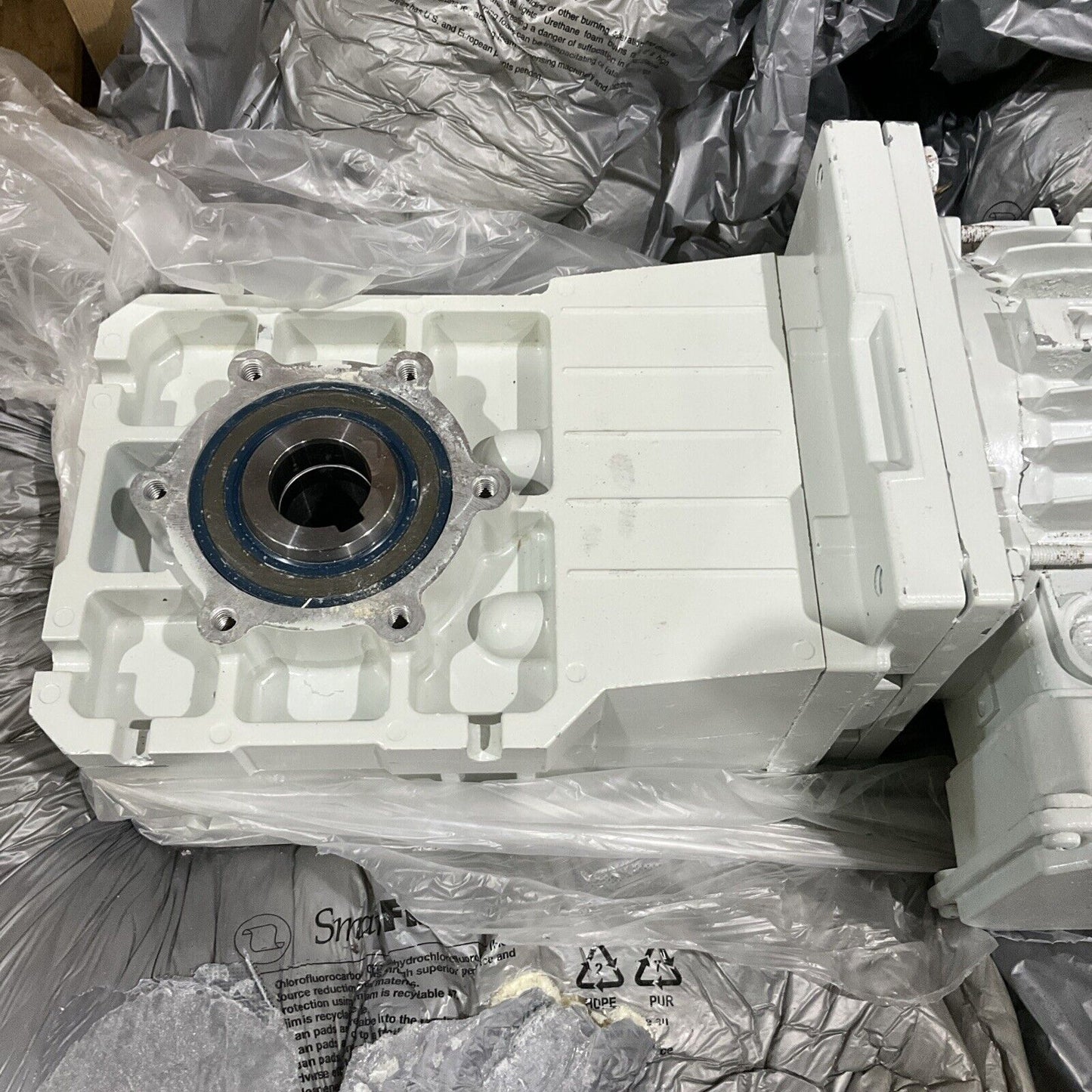 LENZE GKR05-2MHAR10012 GEARMOTOR U3S