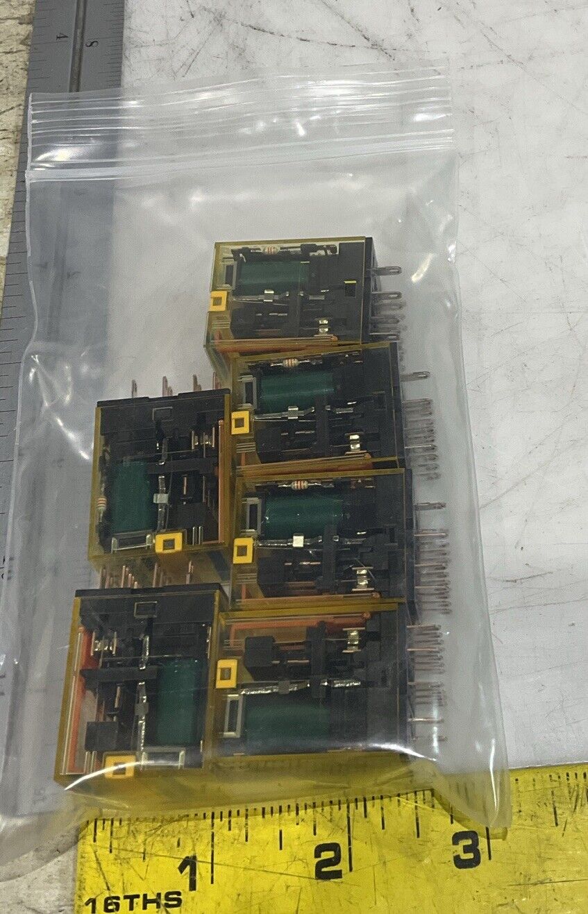 IDEC R44S-CD-D24 PLUG-IN RELAY LOT OF 6 U3S