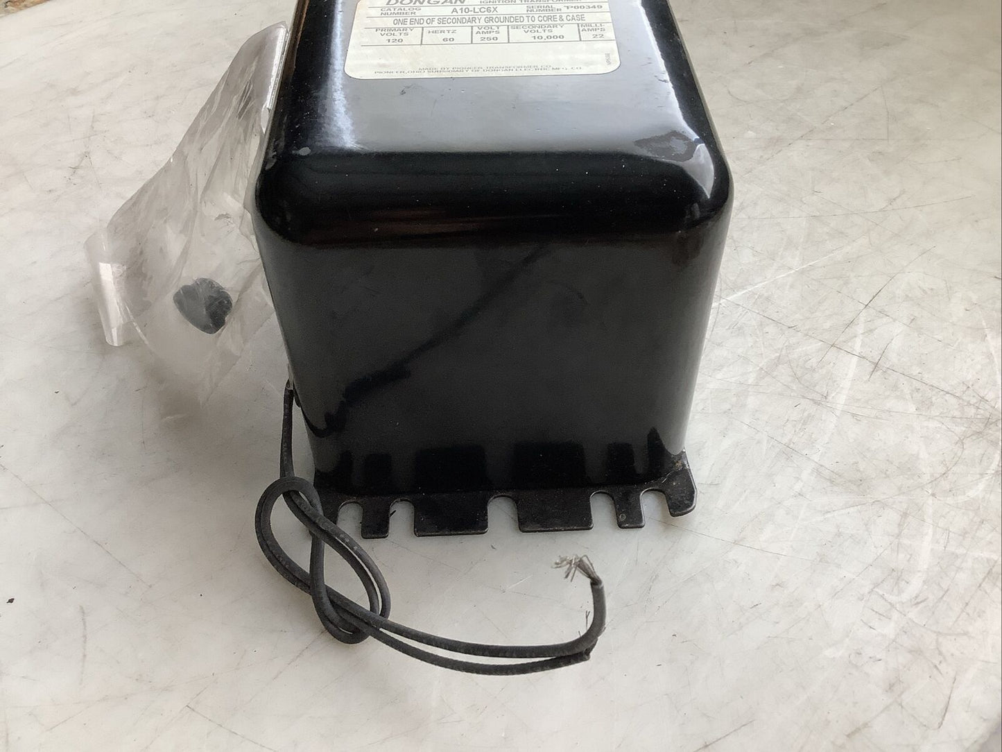 DONGAN A10-LC6X IGNITION TRANSFORMER 120 V 60 HZ 250 AMP 678