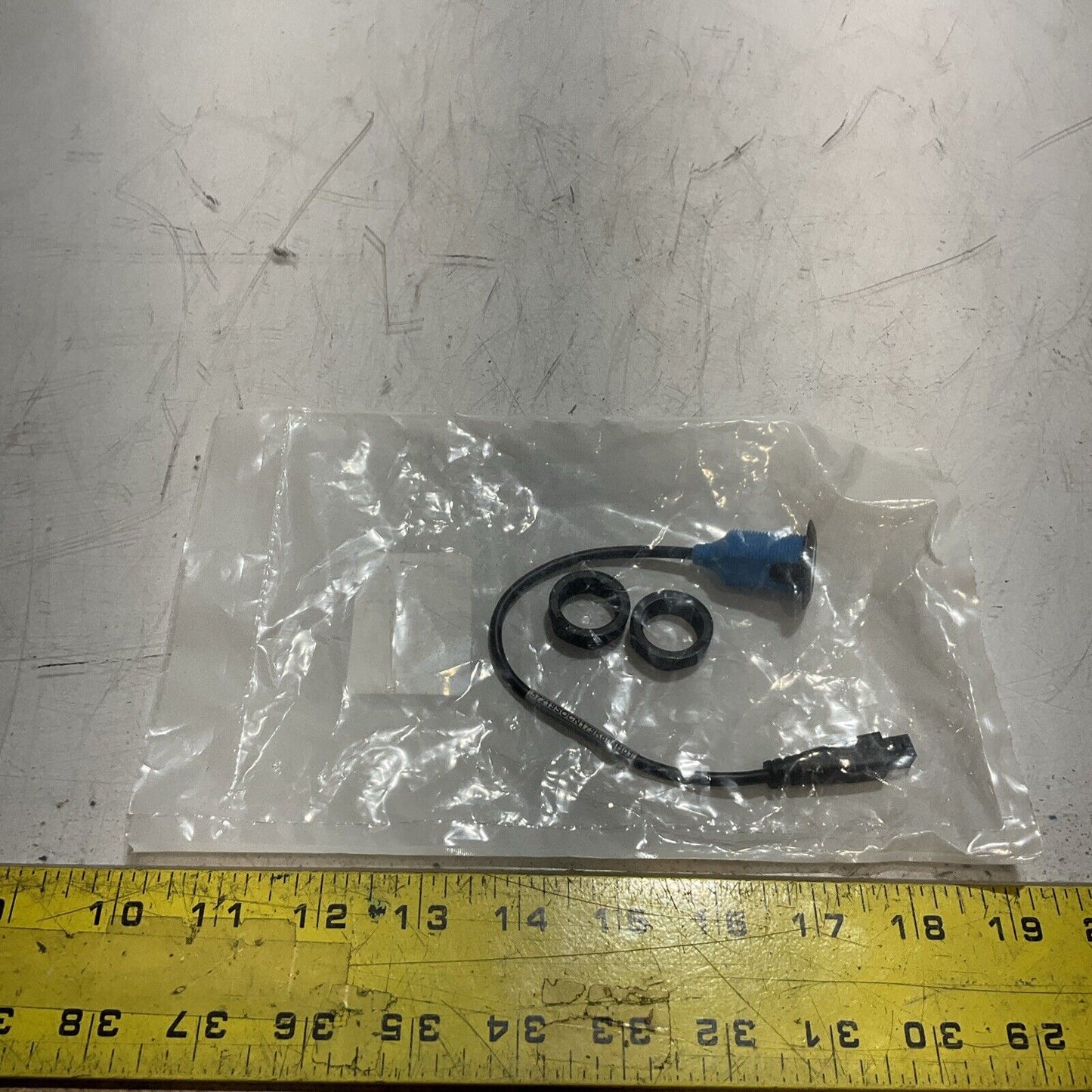 SICK 1040369 PROXIMITY SENSOR TRAY LOT OF 3 U3S