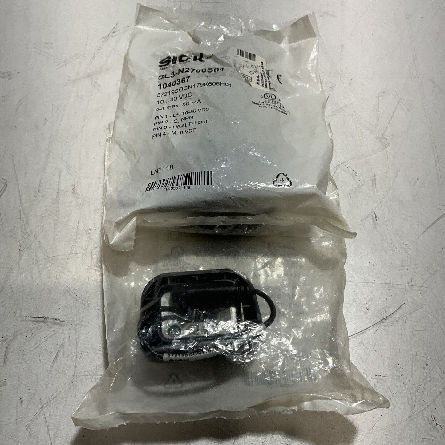 SICK ZL3-N2700S01 - 1040367 PHOTOELECTRIC REFLECTIVE SENSOR 30VDC LOT OF 2 U3S