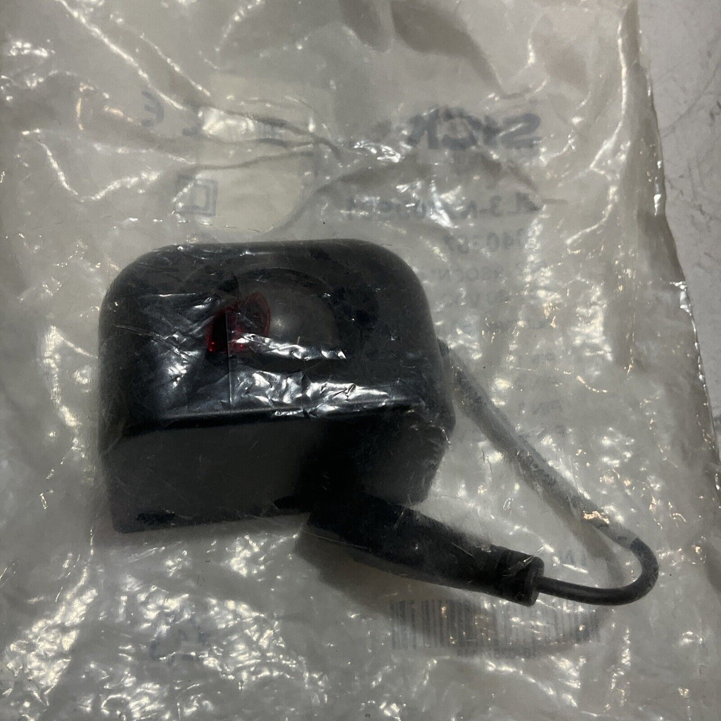 SICK ZL3-N2700S01 - 1040367 PHOTOELECTRIC REFLECTIVE SENSOR 30VDC LOT OF 2 U3S