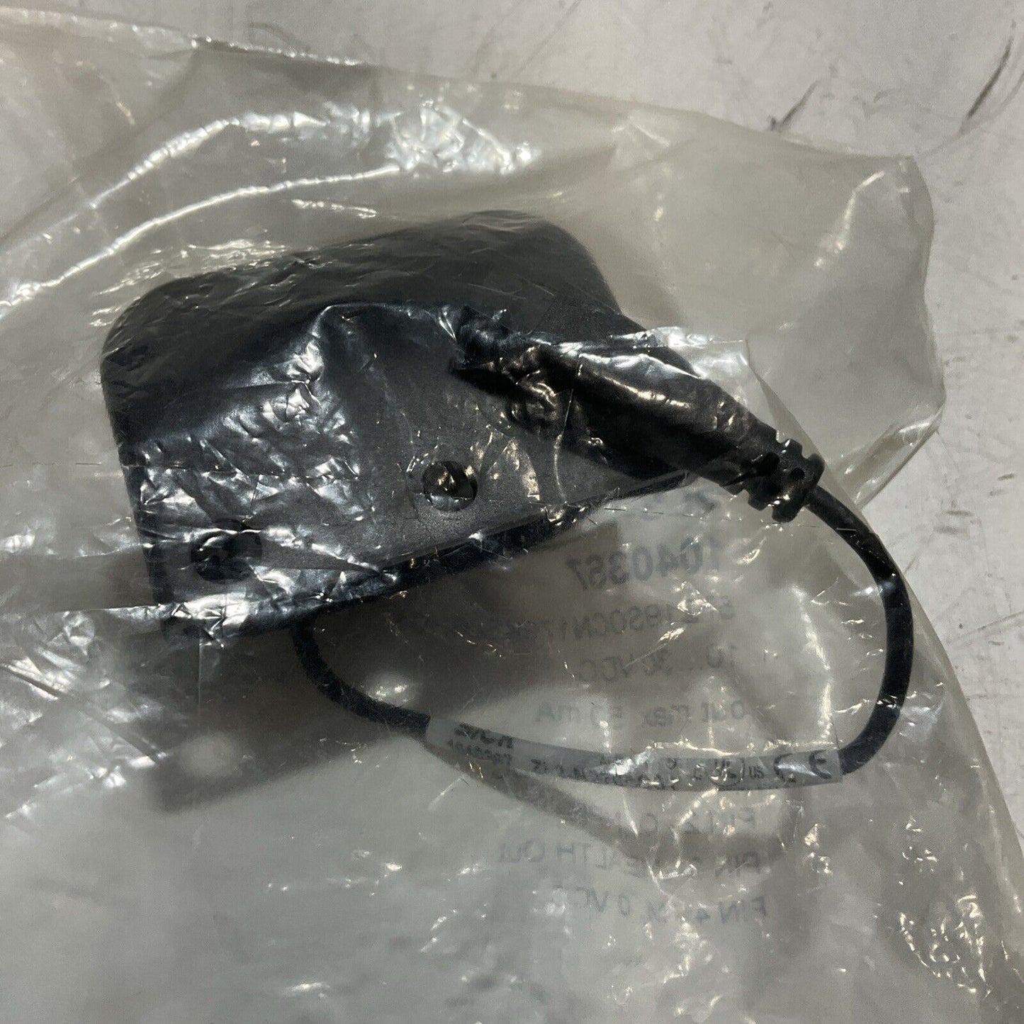 SICK ZL3-N2700S01 - 1040367 PHOTOELECTRIC REFLECTIVE SENSOR 30VDC LOT OF 2 U3S