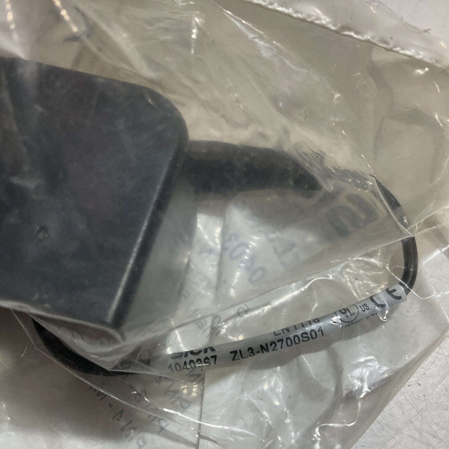 SICK ZL3-N2700S01 - 1040367 PHOTOELECTRIC REFLECTIVE SENSOR 30VDC LOT OF 2 U3S