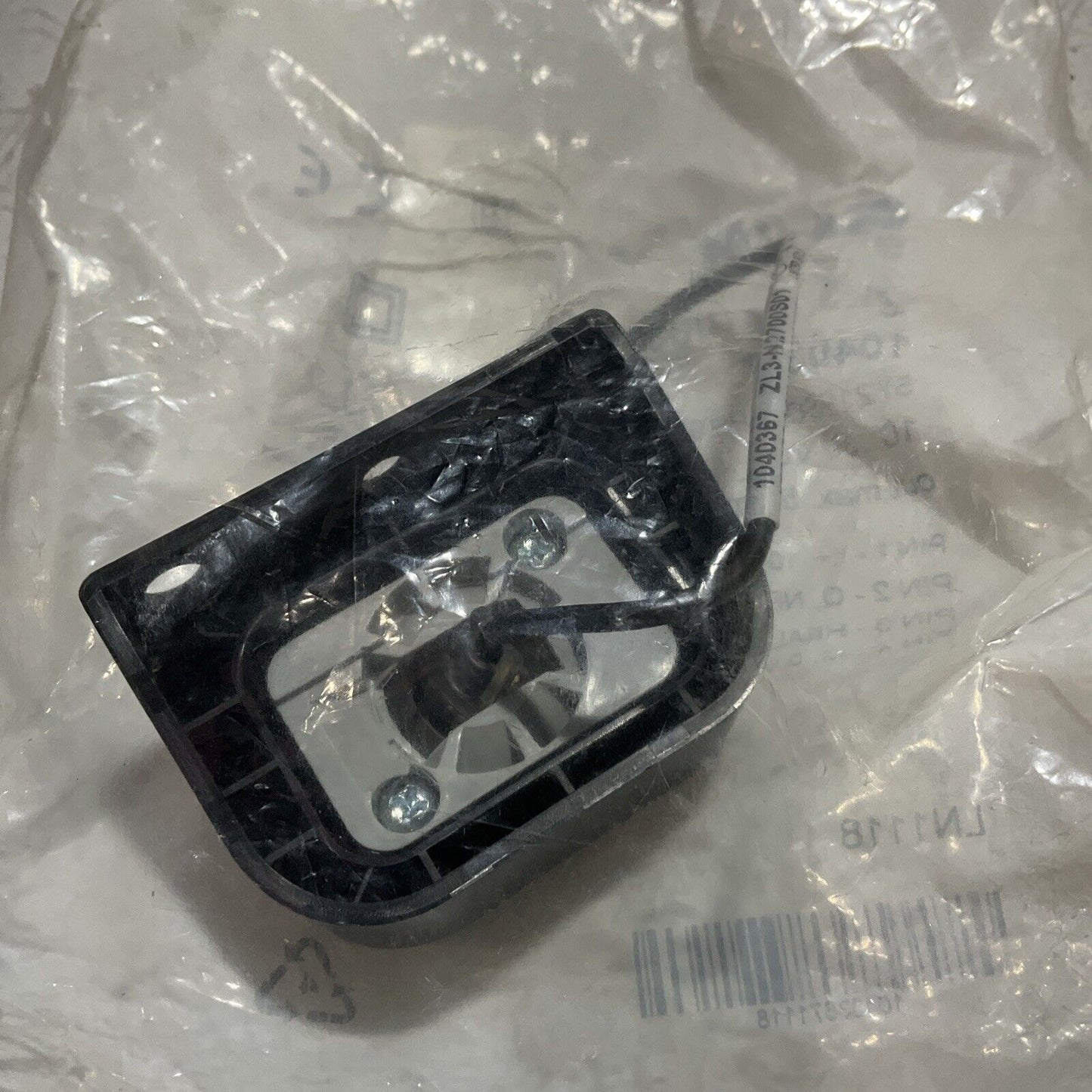 SICK ZL3-N2700S01 - 1040367 PHOTOELECTRIC REFLECTIVE SENSOR 30VDC LOT OF 2 U3S