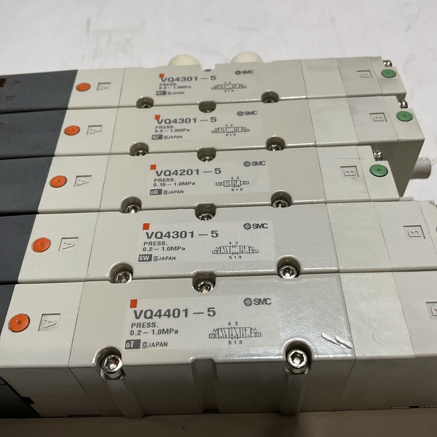 SMC VV5Q41-05-DAMO1160 VQ4401-5 MANIFOLD VALVE U3S