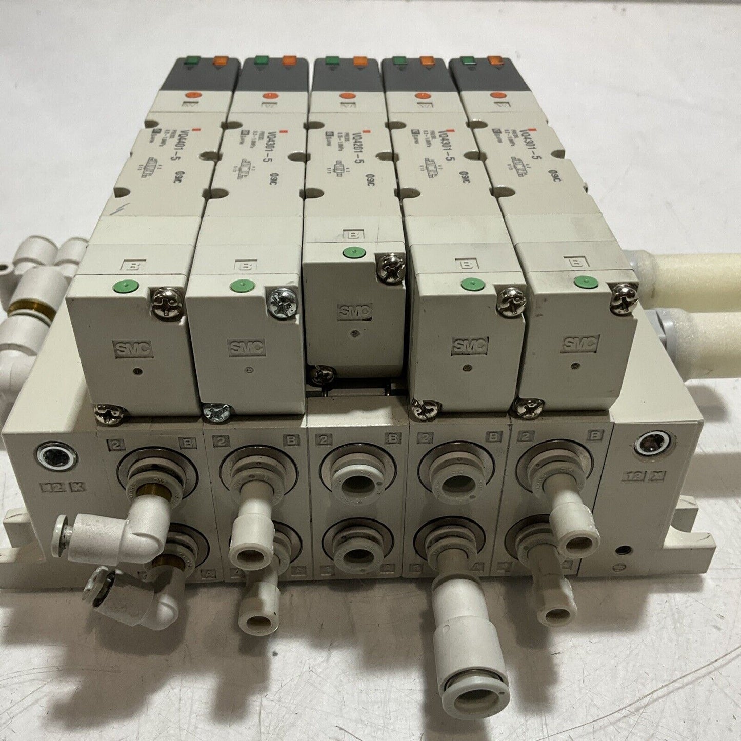 SMC VV5Q41-05-DAMO1160 VQ4401-5 MANIFOLD VALVE U3S