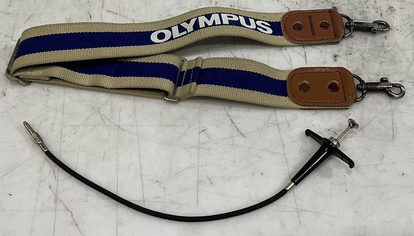 OLYMPUS OM10 50MM MANUAL FOCUS CAMERA LENSES ACCESSORIES AND CASE SET C.1979 U3S