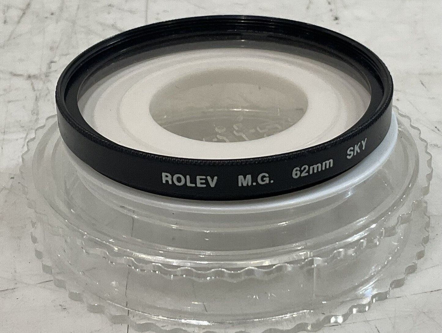 OLYMPUS OM10 50MM MANUAL FOCUS CAMERA LENSES ACCESSORIES AND CASE SET C.1979 U3S