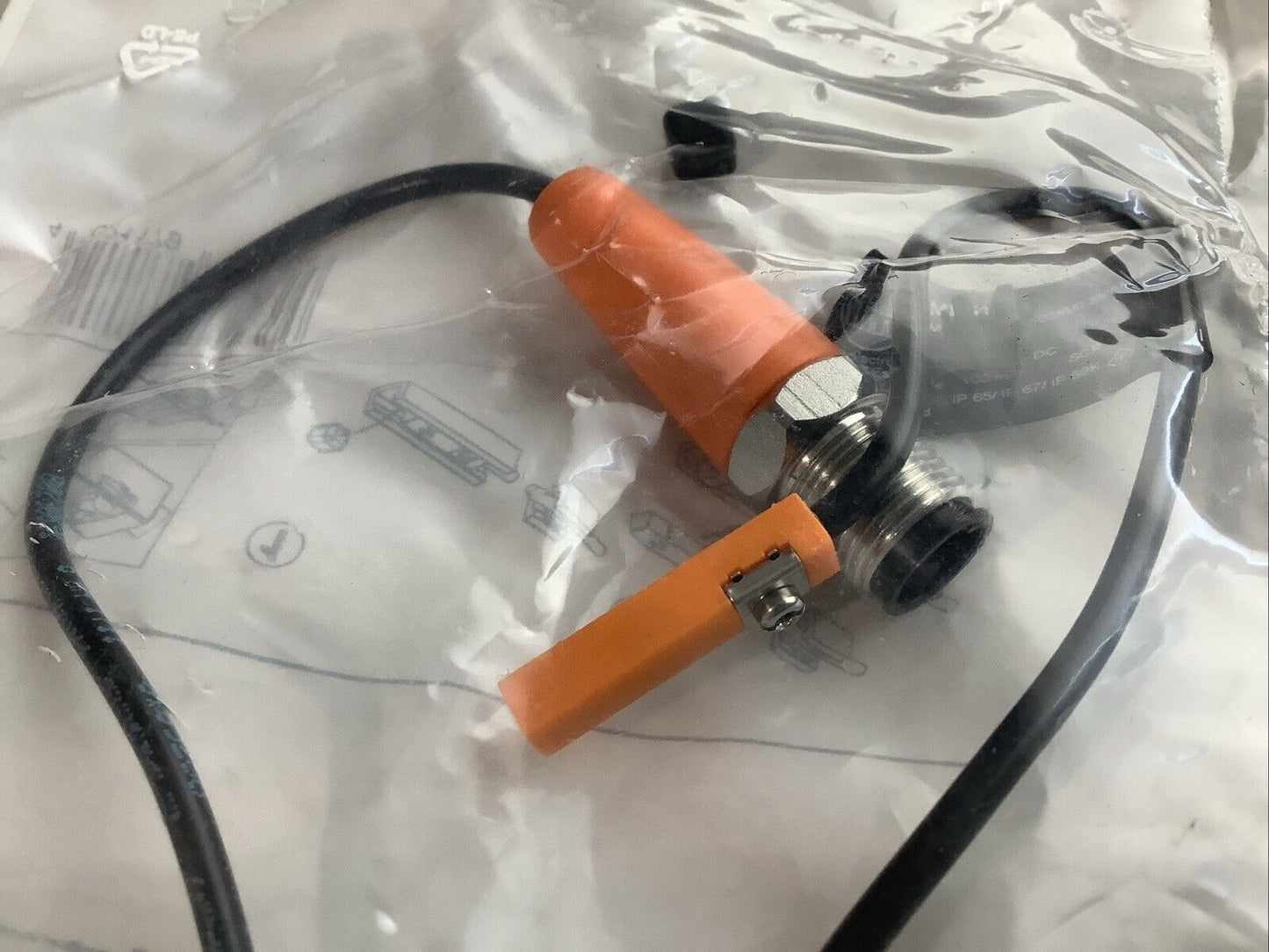 IFM MK5157 MKT3020BBPKG/A/0.3M/-H/US CYLINDER SENSOR T-SLOT 10-30VDC C2H