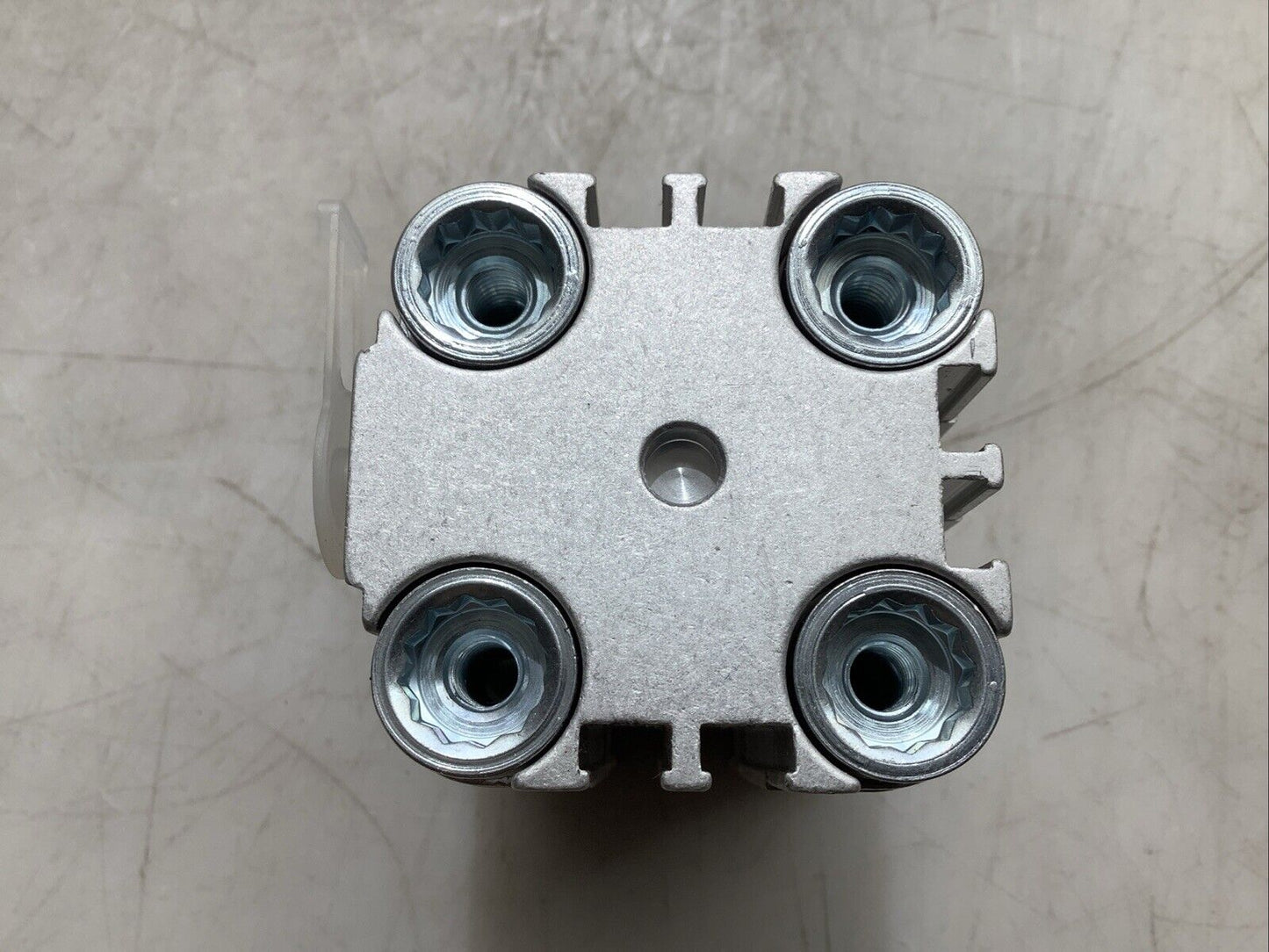 FESTO ADVUL-32-15-P-A COMPACT CYLINDER 10 BAR C2H